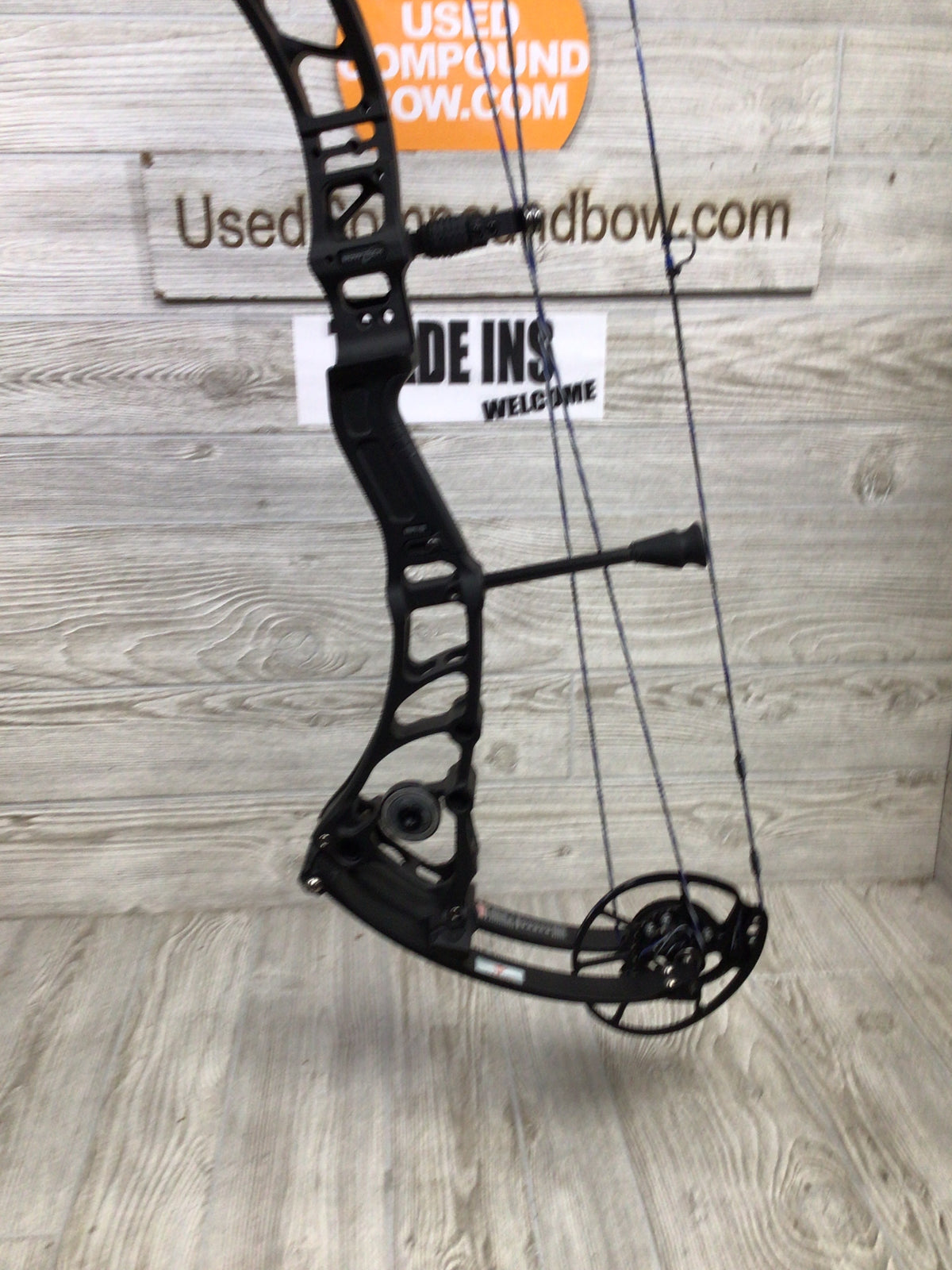 Used Bowtech Virtue Right Hand Black 60-70lb Bow