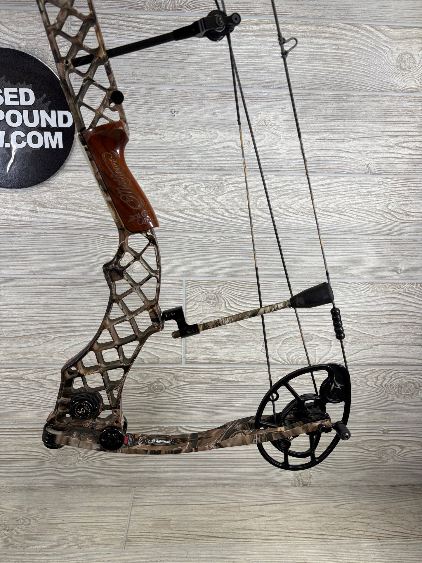 Used Mathews Helim 29" RH 40-50lbs Lost Camo