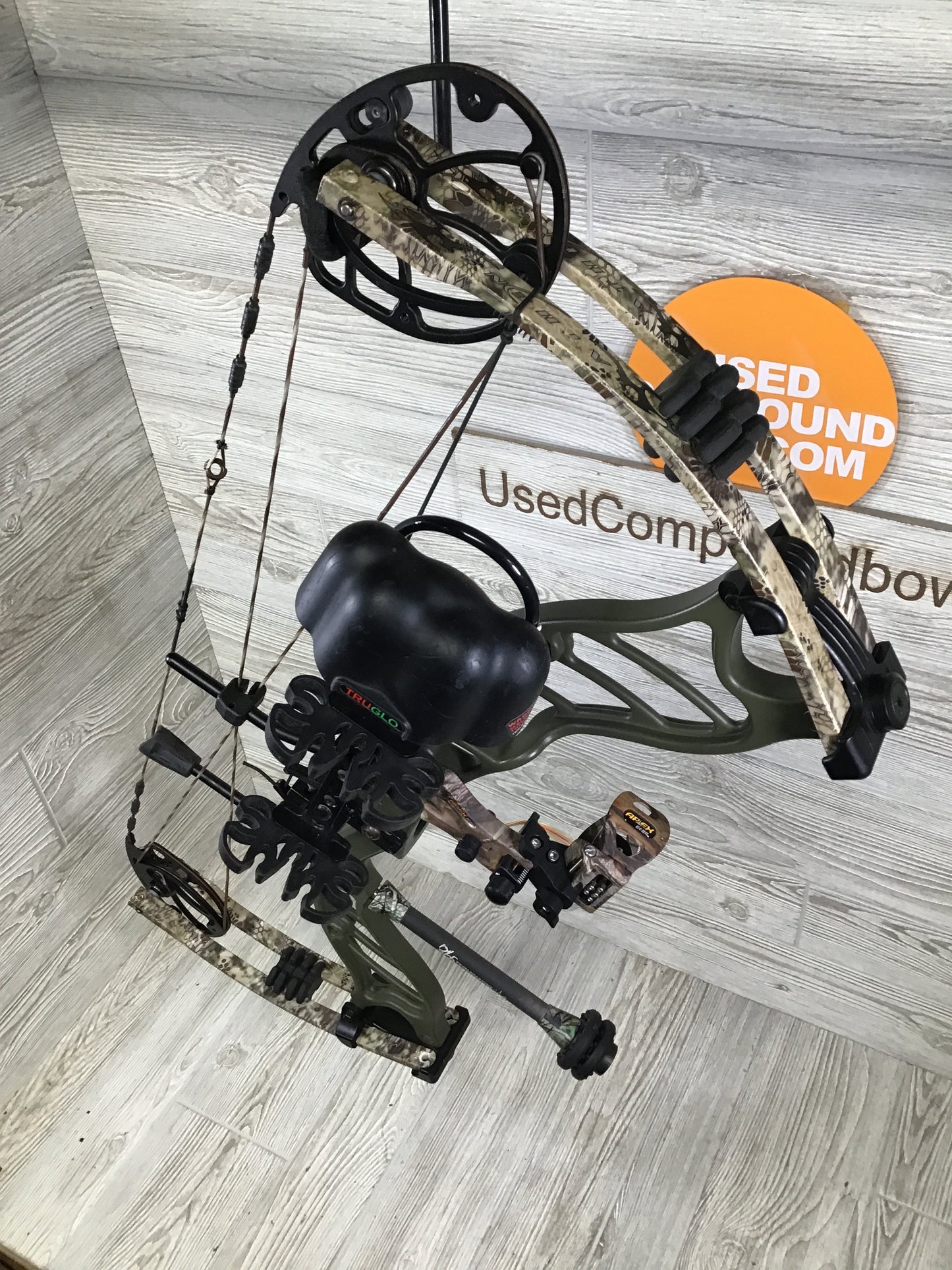 Athens Revelation 7 Right Handed Package 40-50lb Package 30"