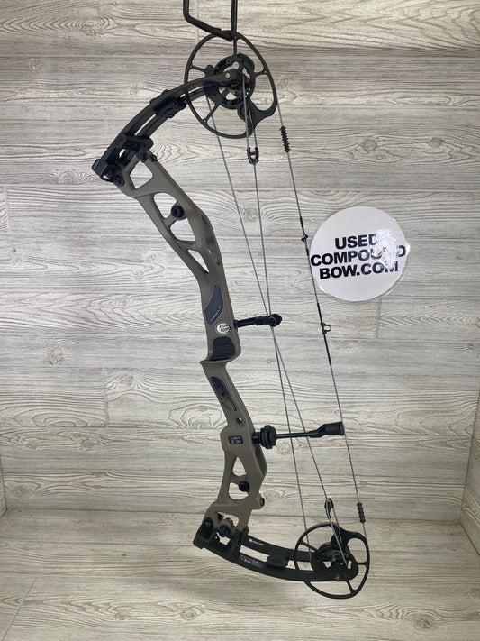 Used Elite Eon Carbon Sienna Brown RH 70lbs bow only