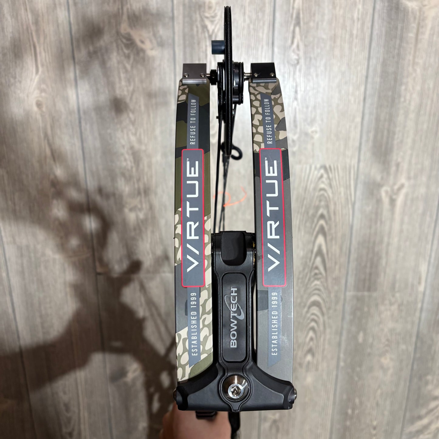 Used Bowtech Virtue Right Hand Black with Kuiu Limbs 60lb with SystmX strings + Bowtech Stand