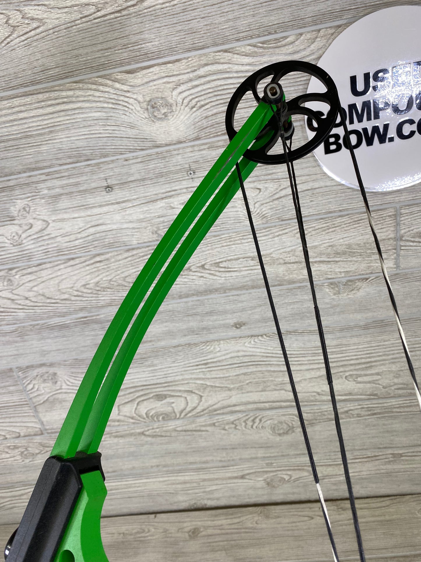 Genesis Right Handed bow Green
