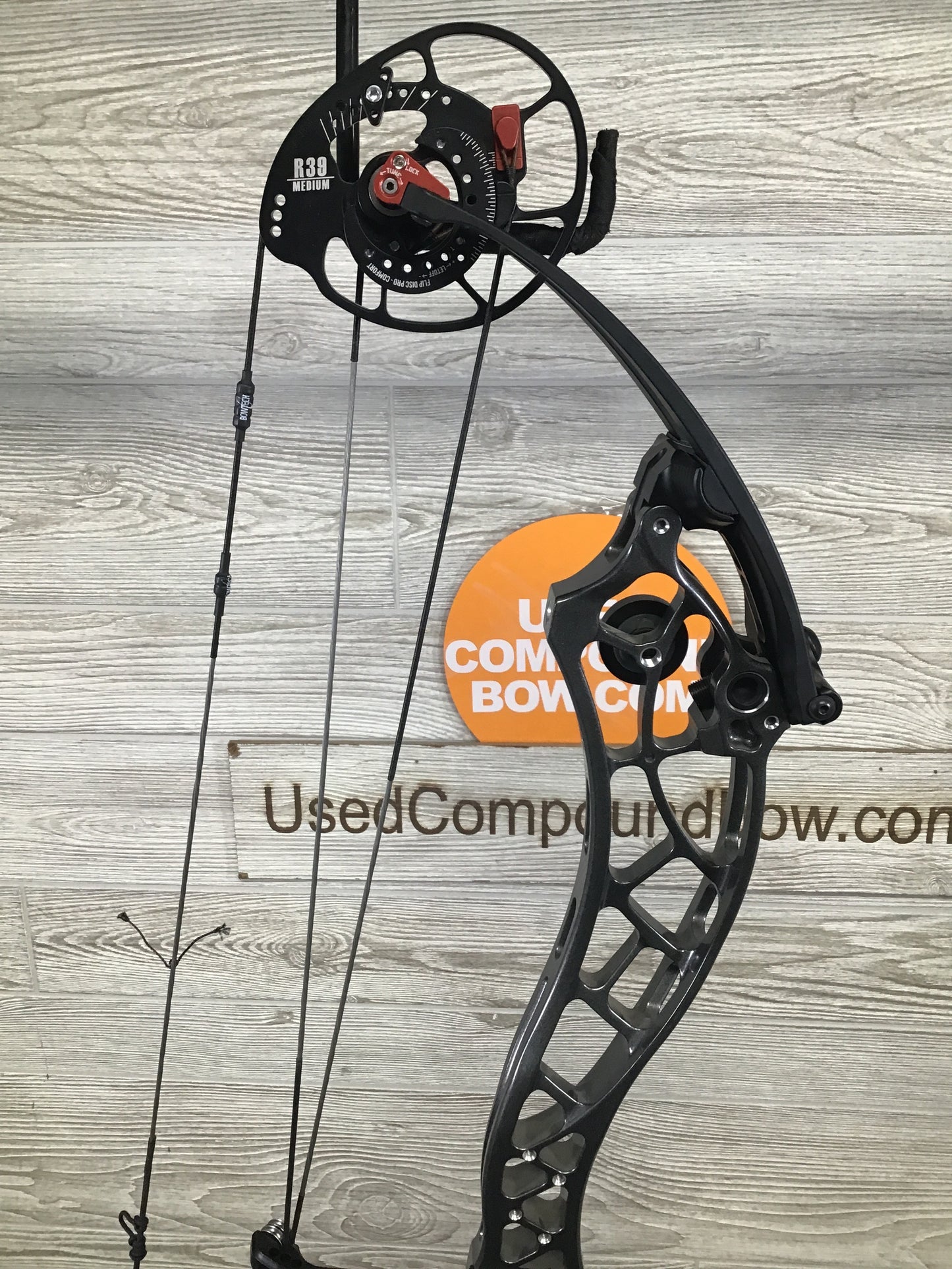 Used Bowtech Reckoning Gen 2 39 50-60# Right Hand Speedway Gray Med Cam