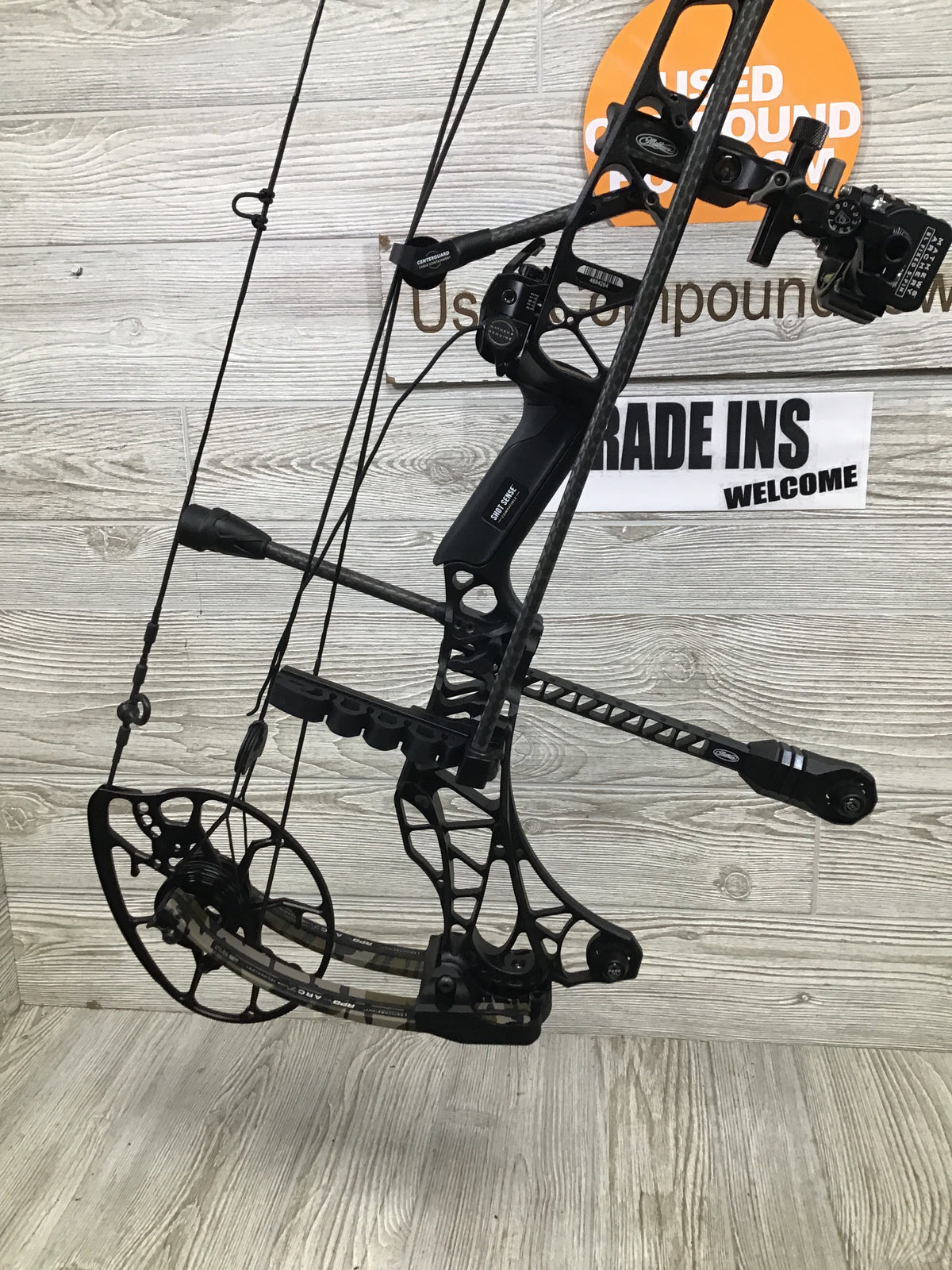 Used Mathews Lift X 29.5 Right Hand Black riser/Bottomlands limbs Loaded Bow Pkg