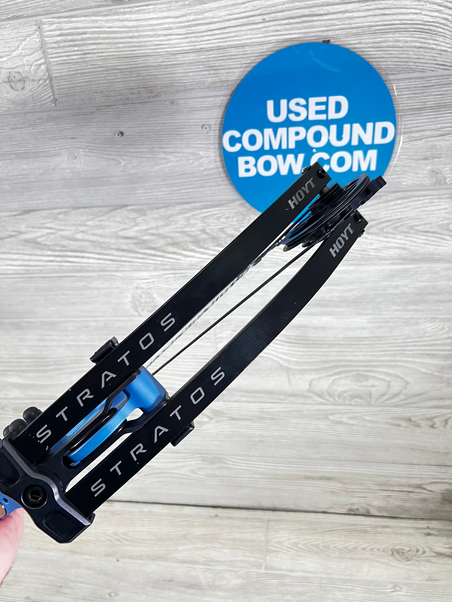 Used Hoyt Stratos 36 Right Handed Blue HBT 1 cam 24.25"-28"