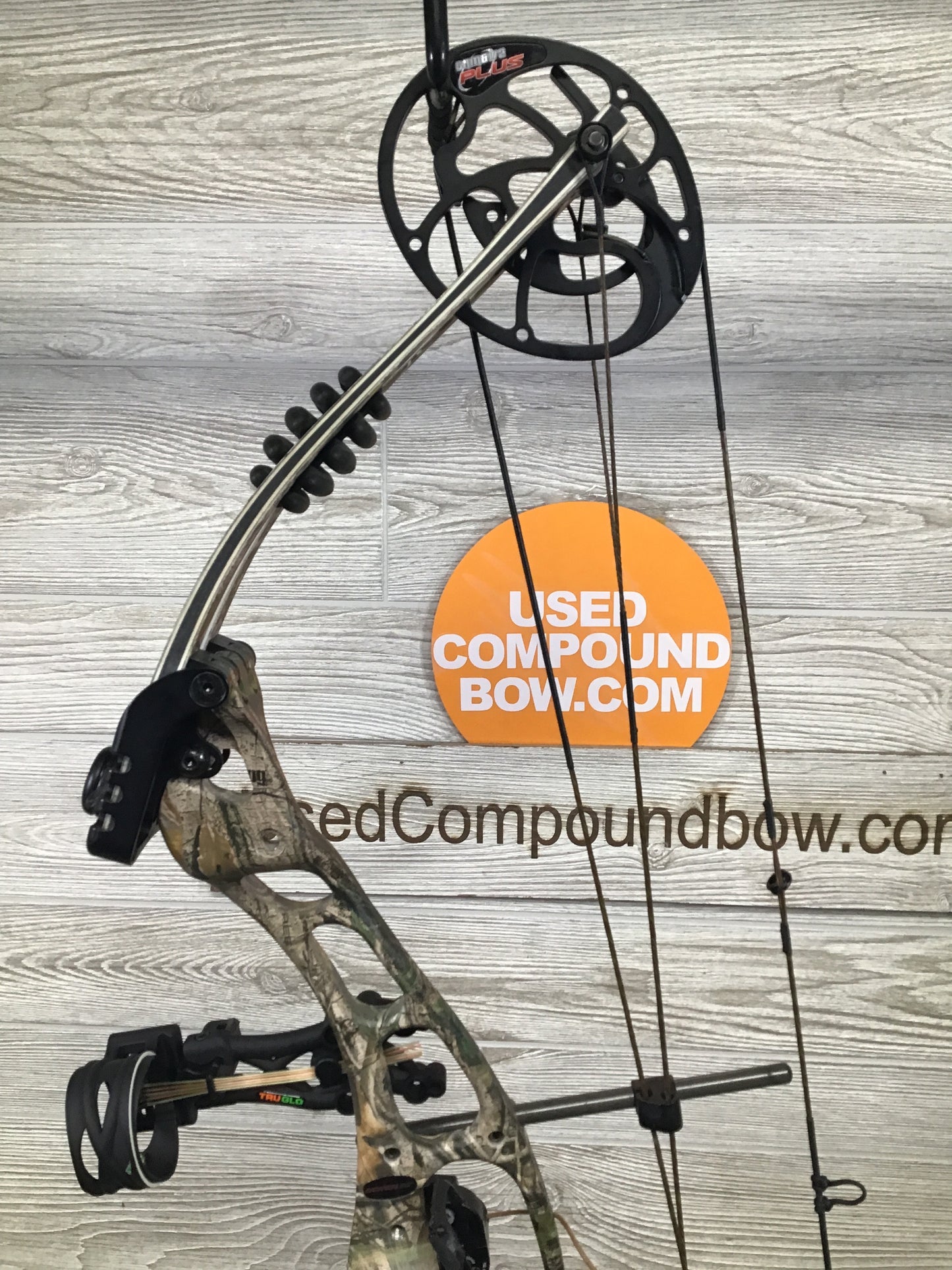 Used RH Hoyt Seven 37 XT 1000 Hunt PKG 60-70# Realtree