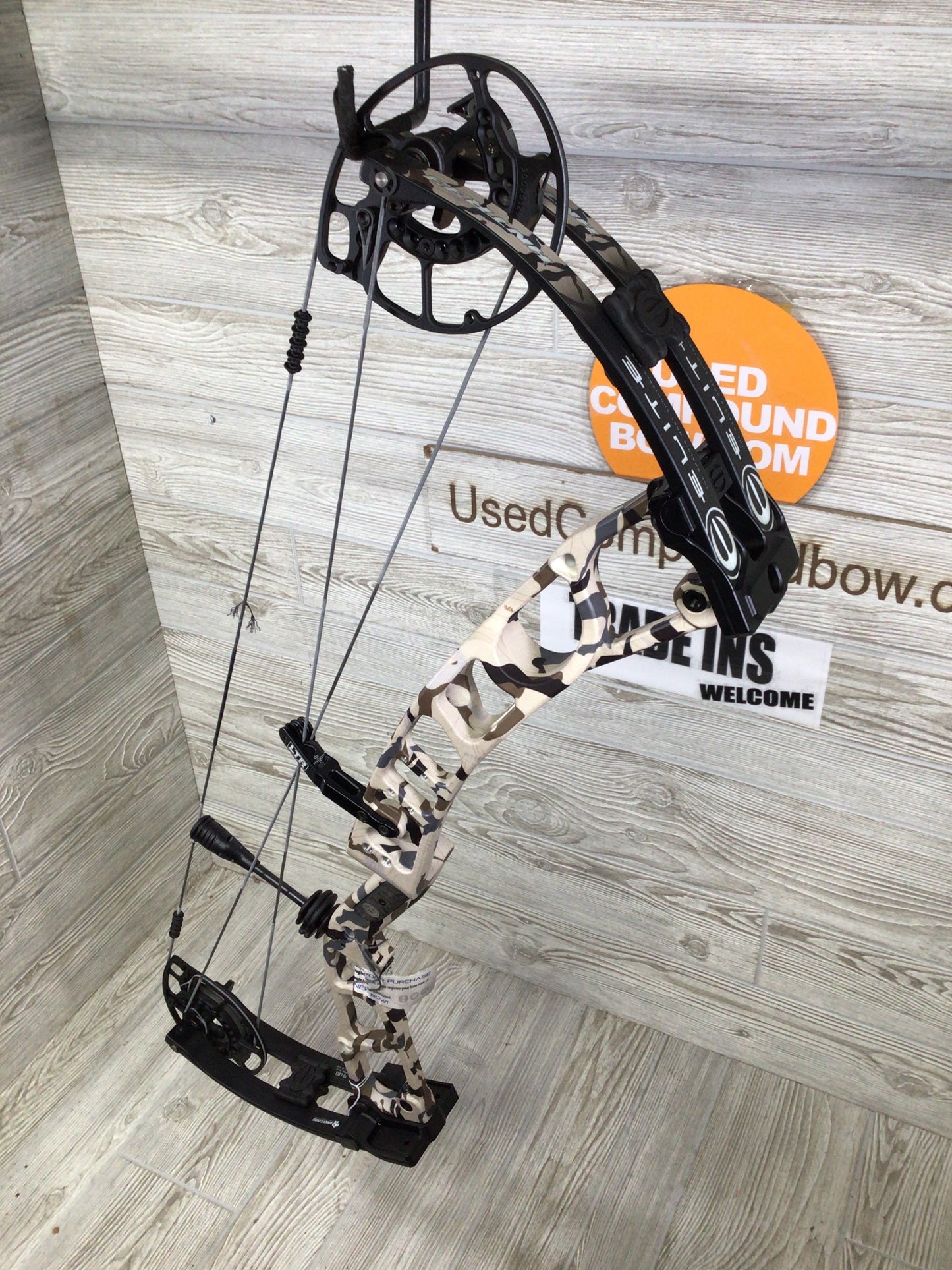 Elite HNTR33 Vuni RH Bow 60-70#