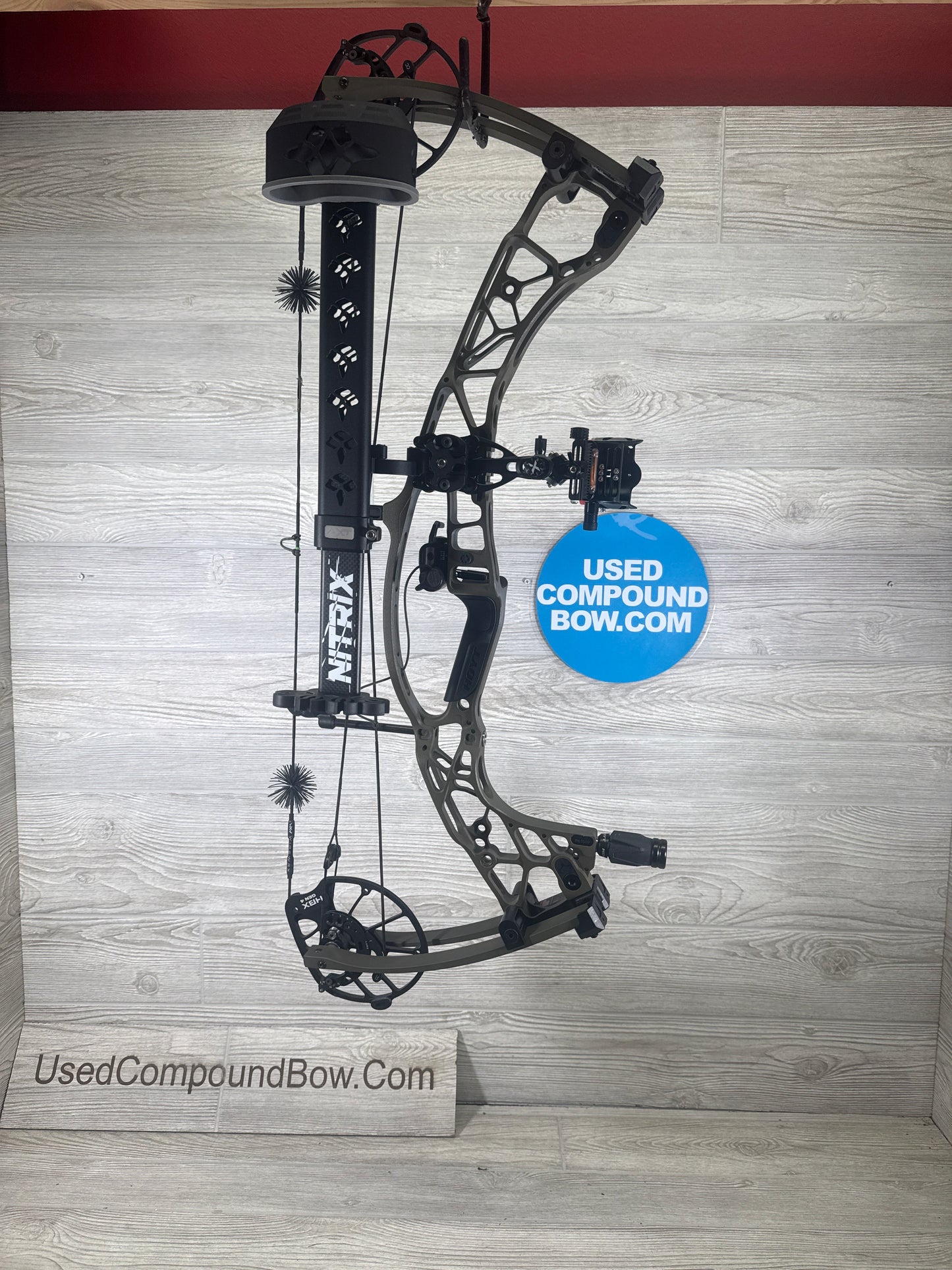 Used Hoyt Alpha AX-3 29 RH 50-60# Wilderness