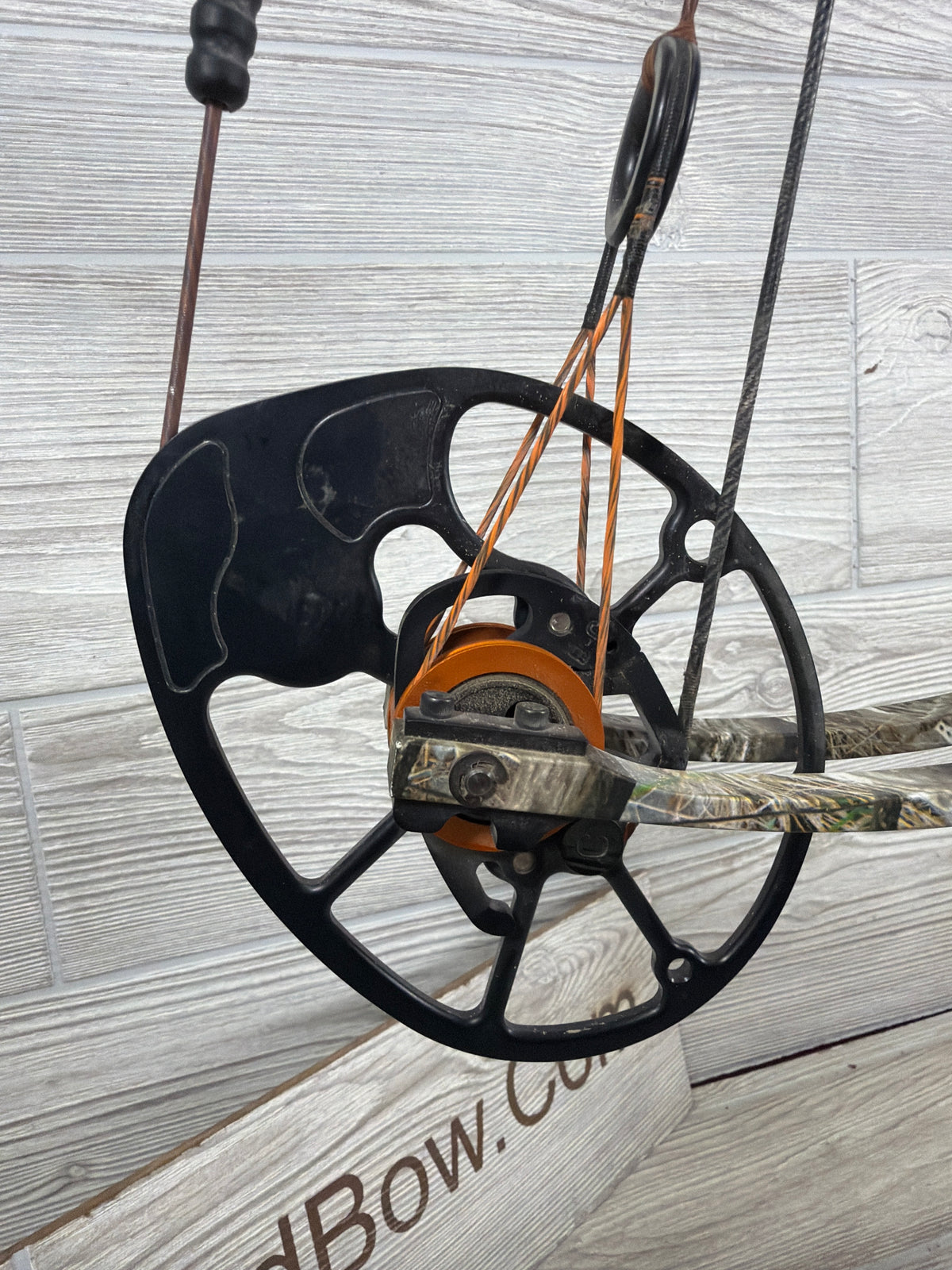Used Mission Ballistic RH 29" 70lb Camo Bow Pkg