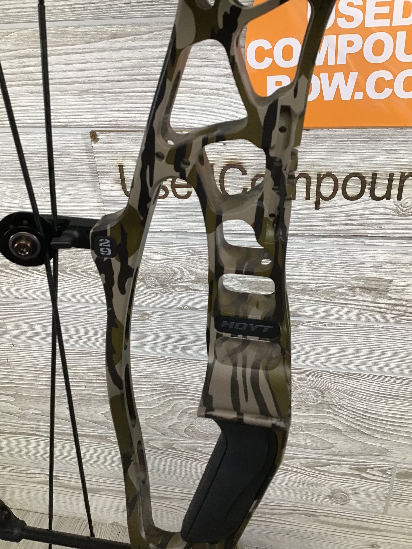 Used Hoyt Alpha AX-2 29 Bottomlands LH 70 - 25-30