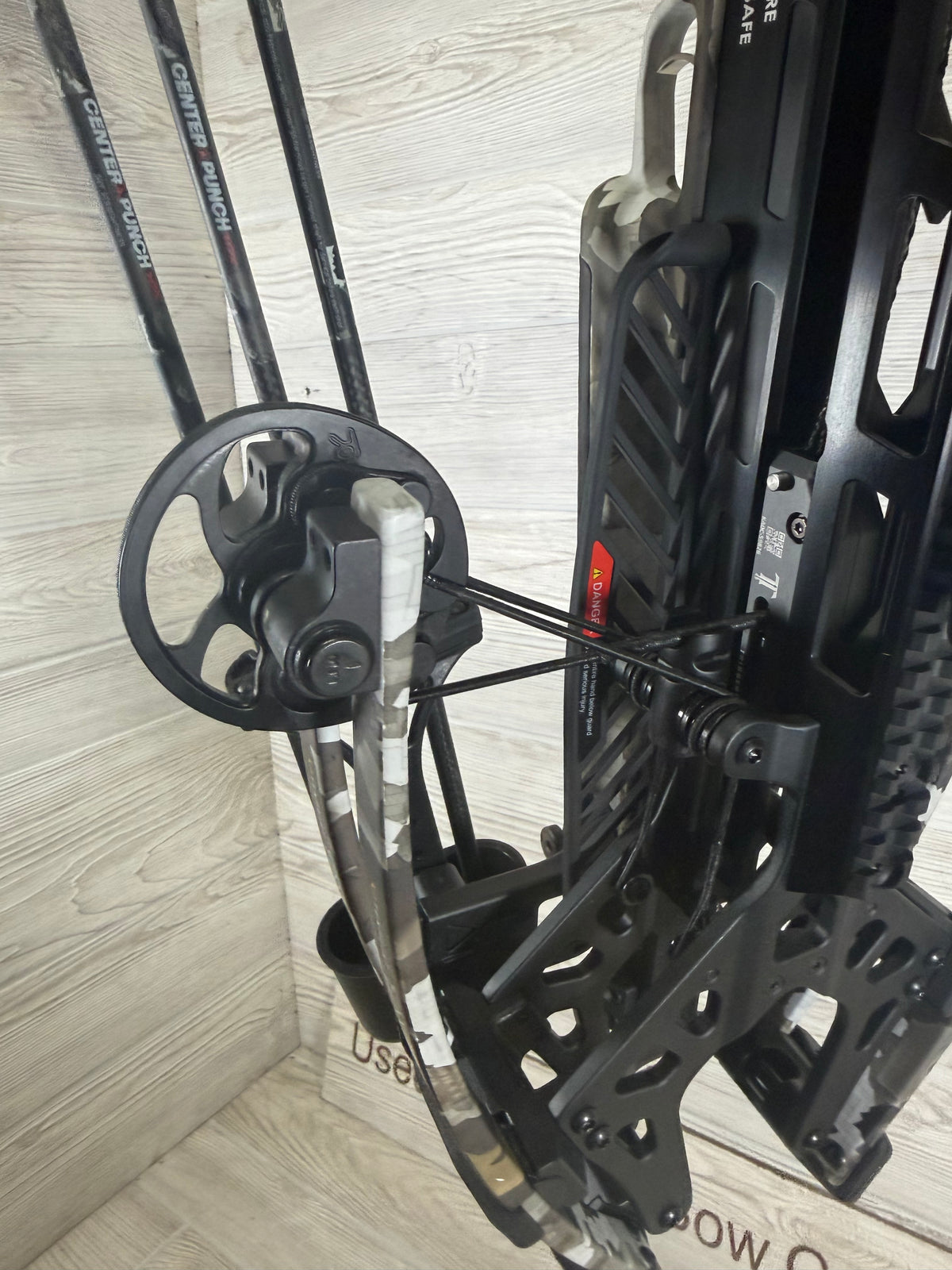 Used Tenpoint TX 440 VEKTRA Camo Package