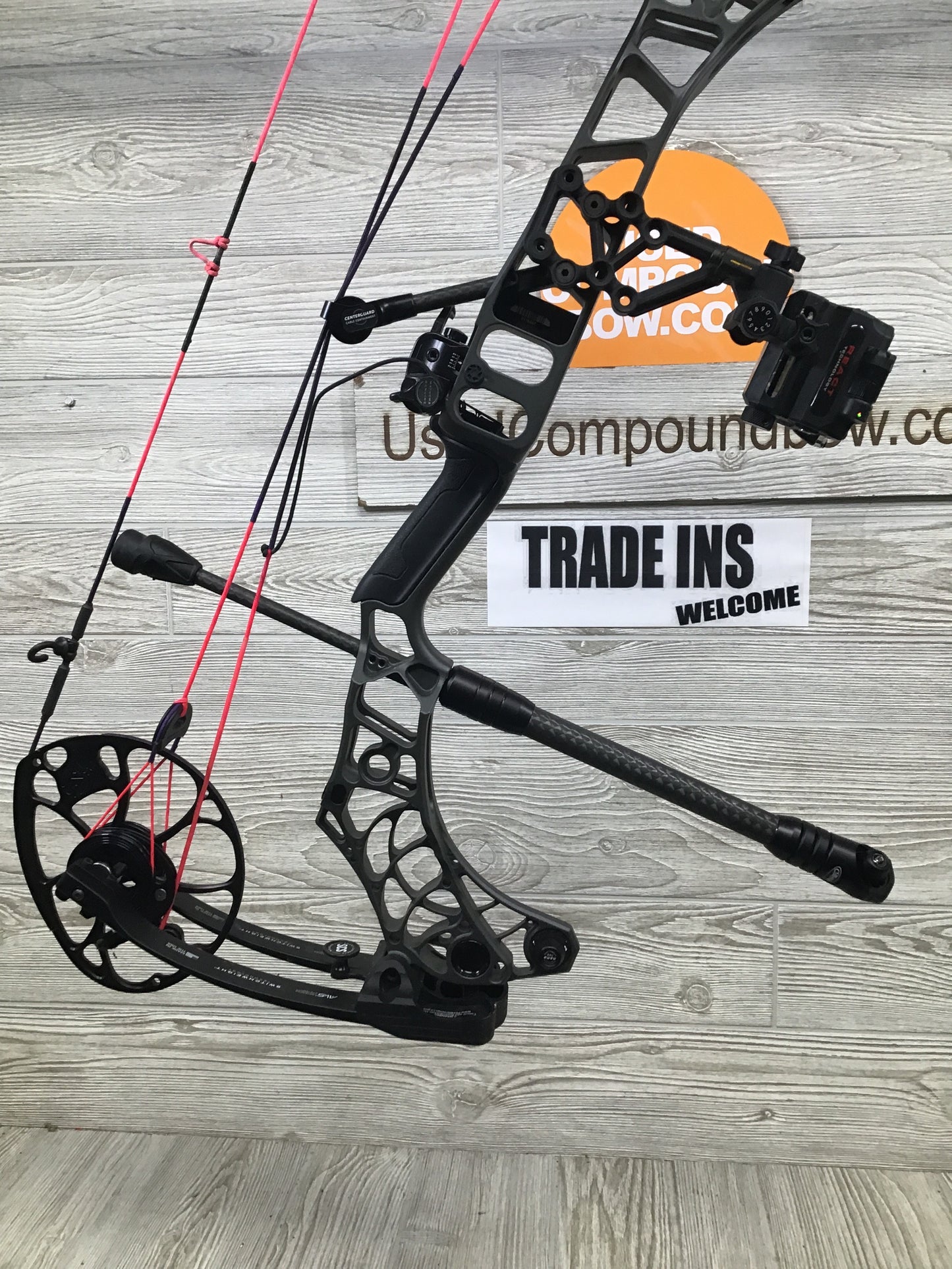 Used Mathews V3 27 Stone Package 27.5/70# right handed