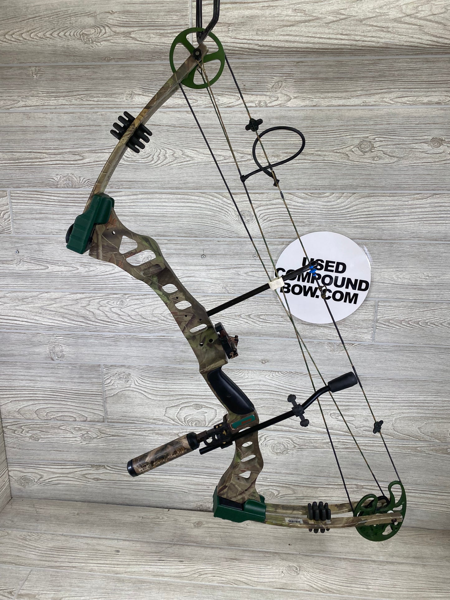 Bear Element RH 70# 29"
