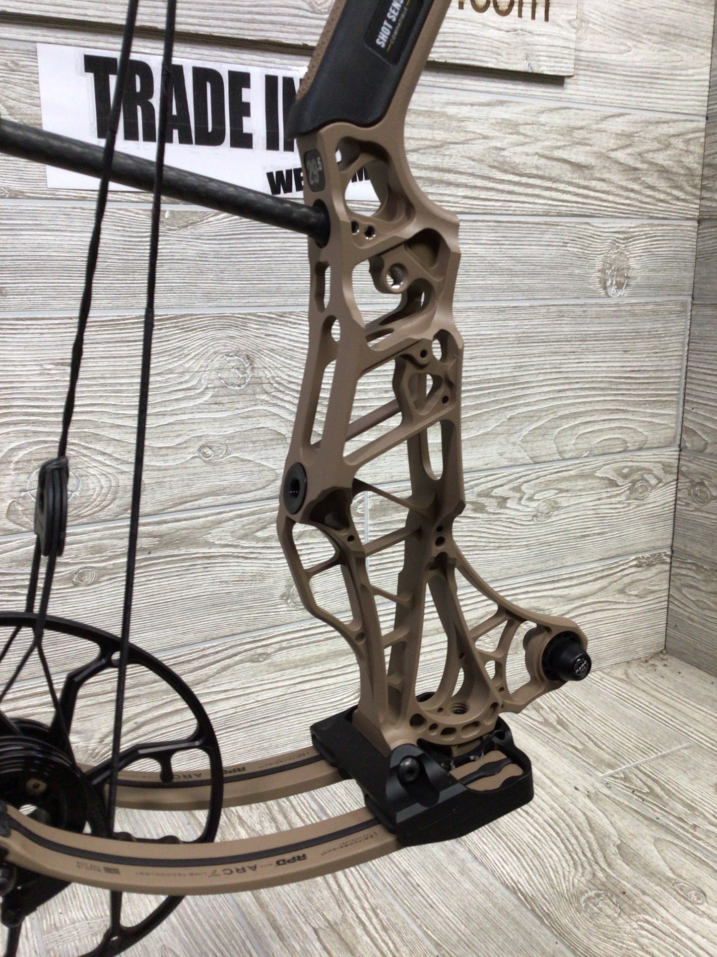 Used Mathews Lift X 29.5 Right Hand Earth 28.5/60#