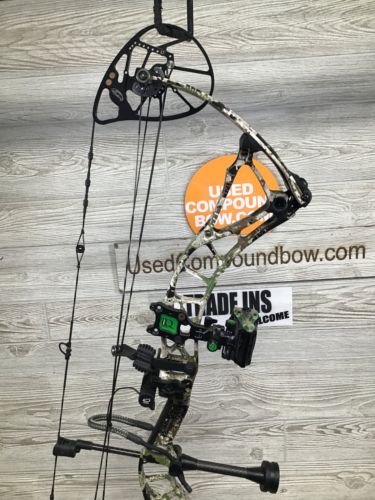 Used Bowtech Realm SR6 29.5 60lb RH Hand Subalpine Bow Package