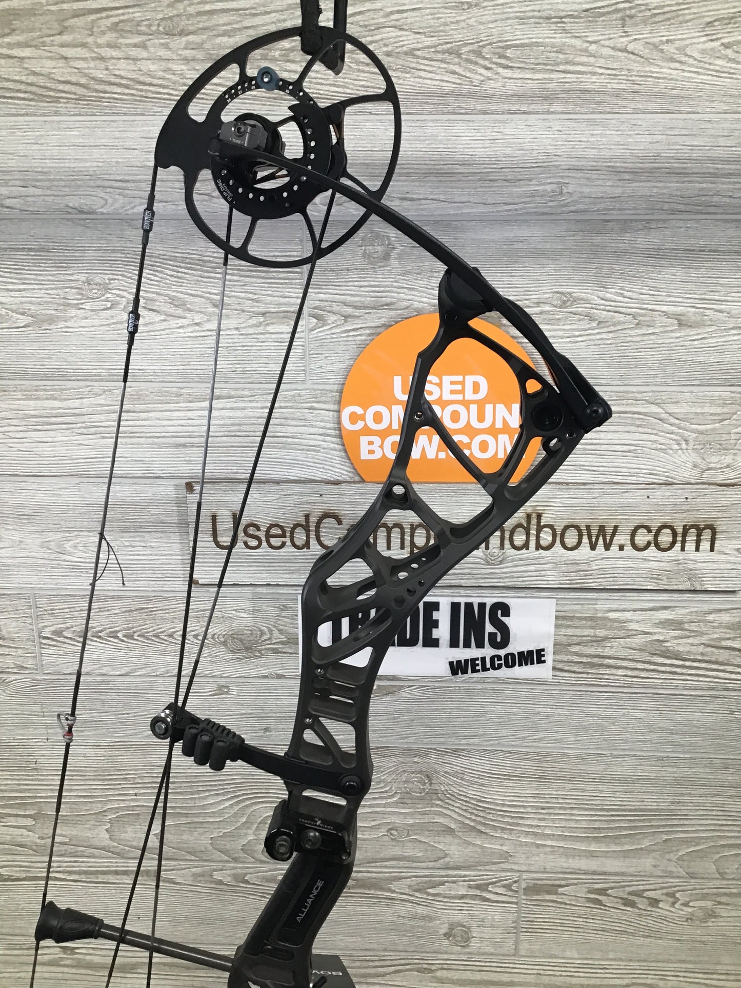 Used Bowtech Alliance 30.5 Right Handed 60-70# Stealth Gray