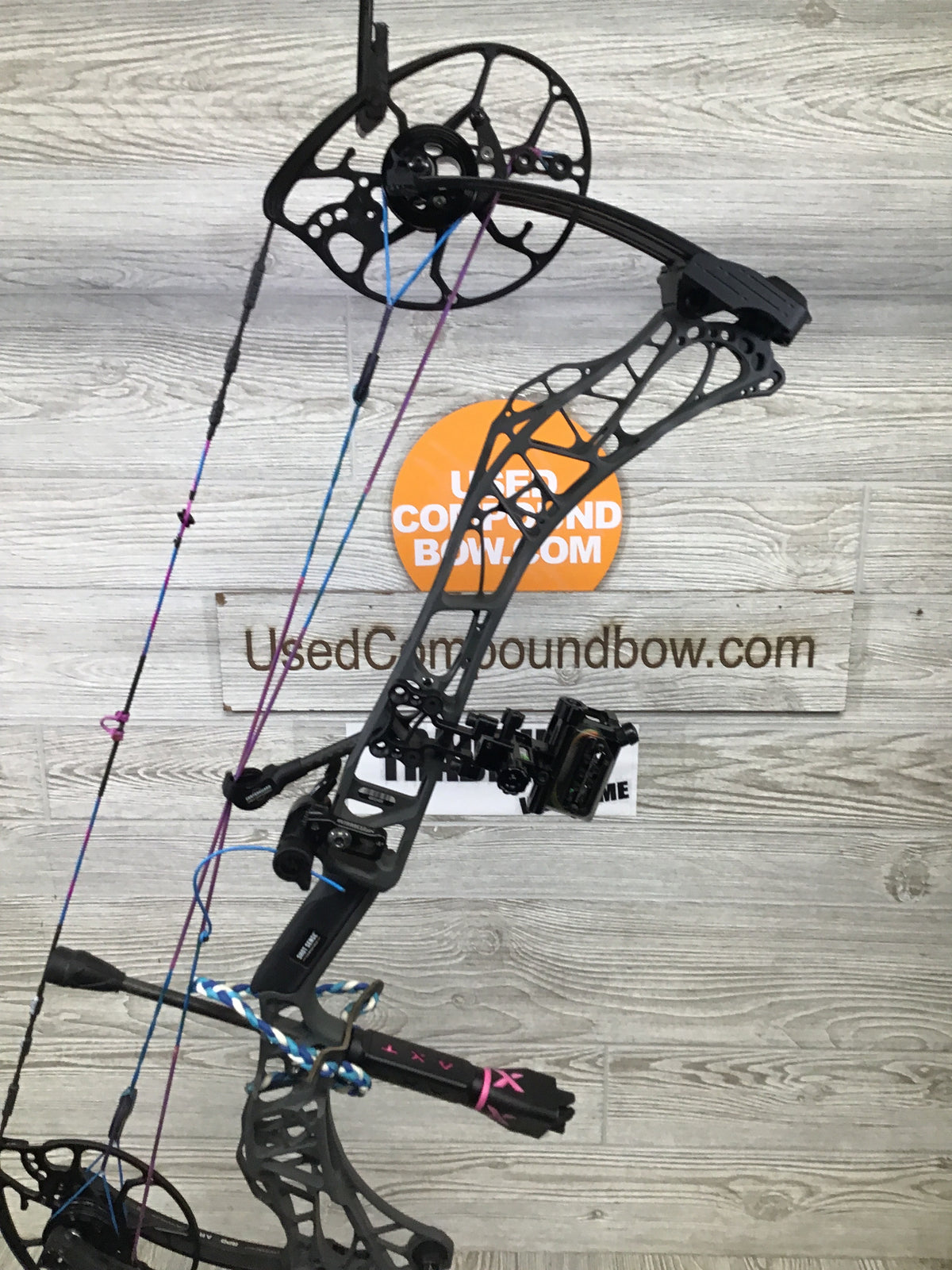 Used Mathews Lift RS Right Handed Shale Riser/ Black limbs Lightweight Limb Package
