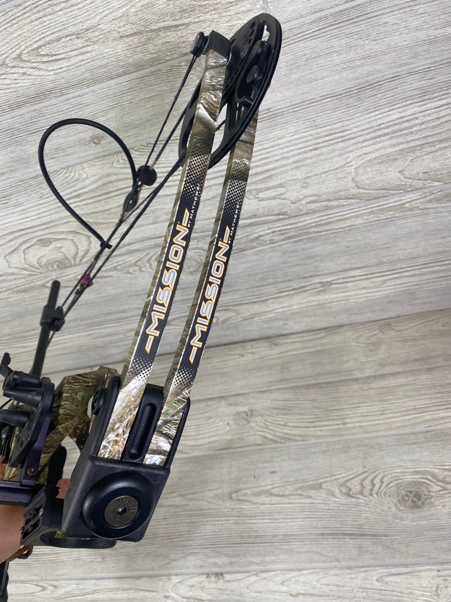 Mission Craze Right Handed Bow PKG