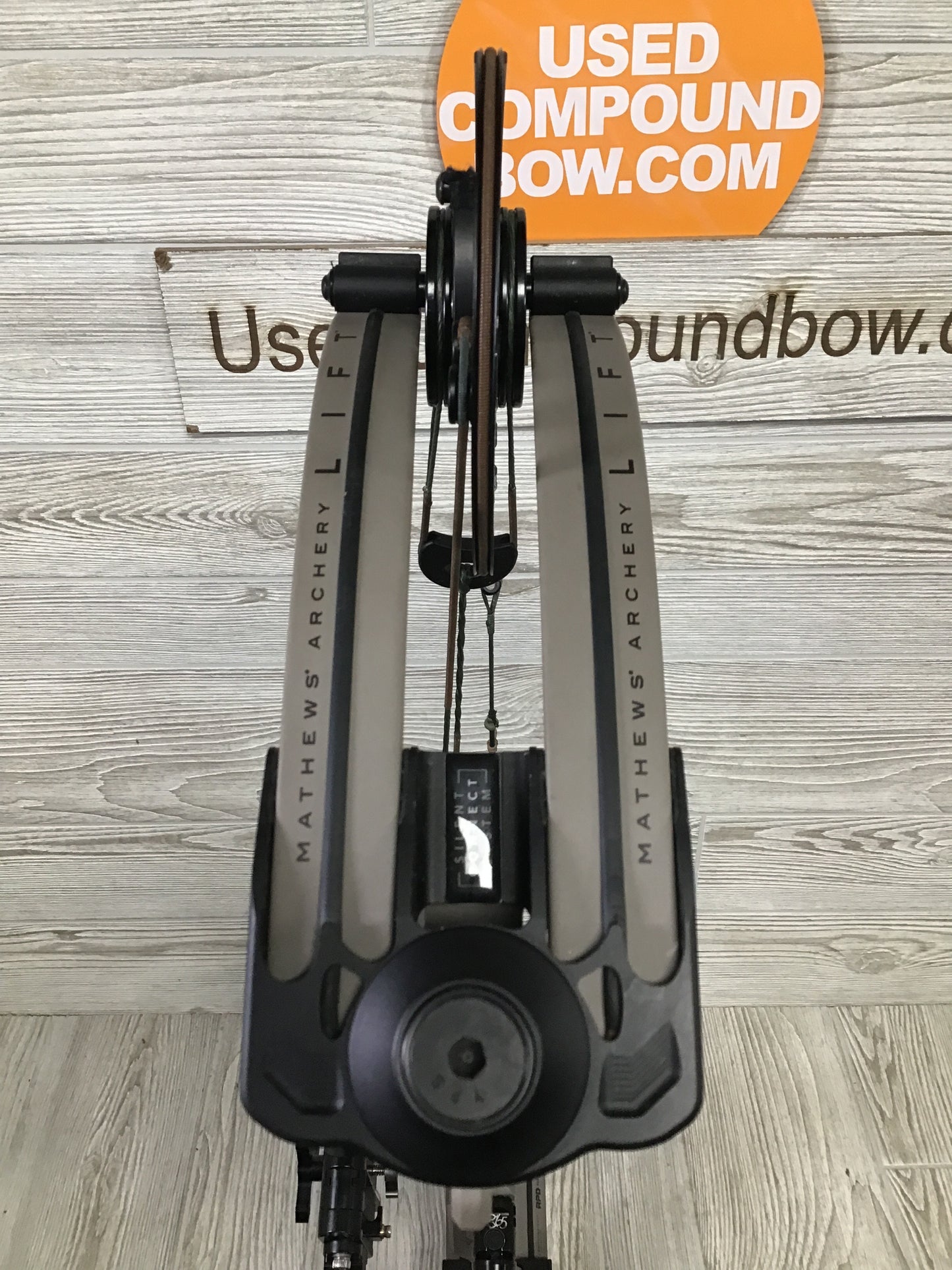 Mathews Lift 29.5 Right Handed Granite Bow Package