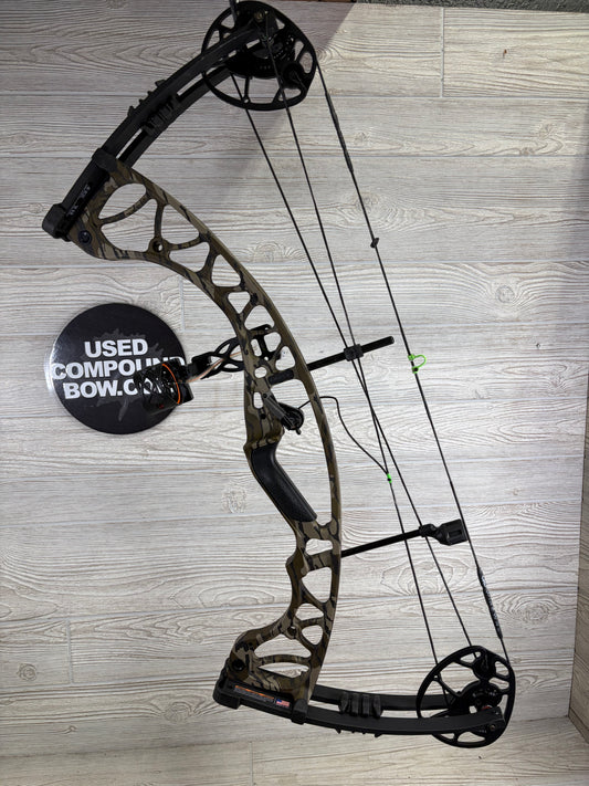 Used Hoyt Torrex Package RH Camo 60-70lbs 26-30" Draw