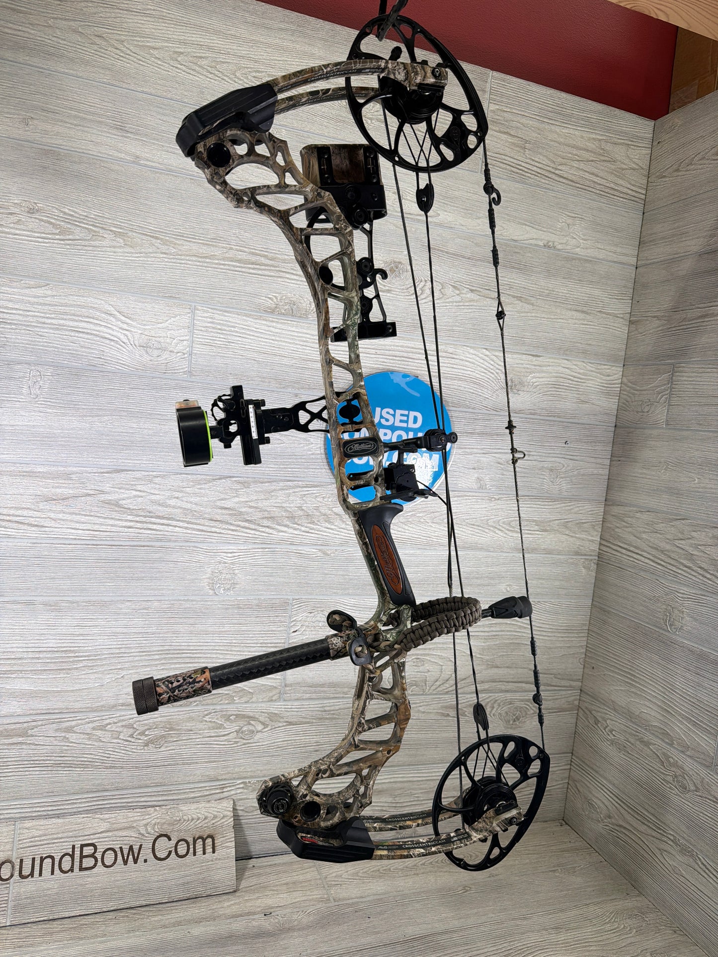 Used Mathews Vertix 29" 70lb Right Hand RealTree Edge Bow Pkg