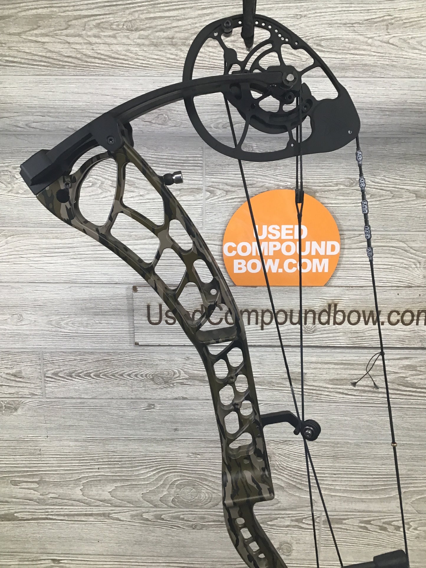 New Xpedition Xlite 31 60-70# Mossy Oak Bottomlands Right Handed
