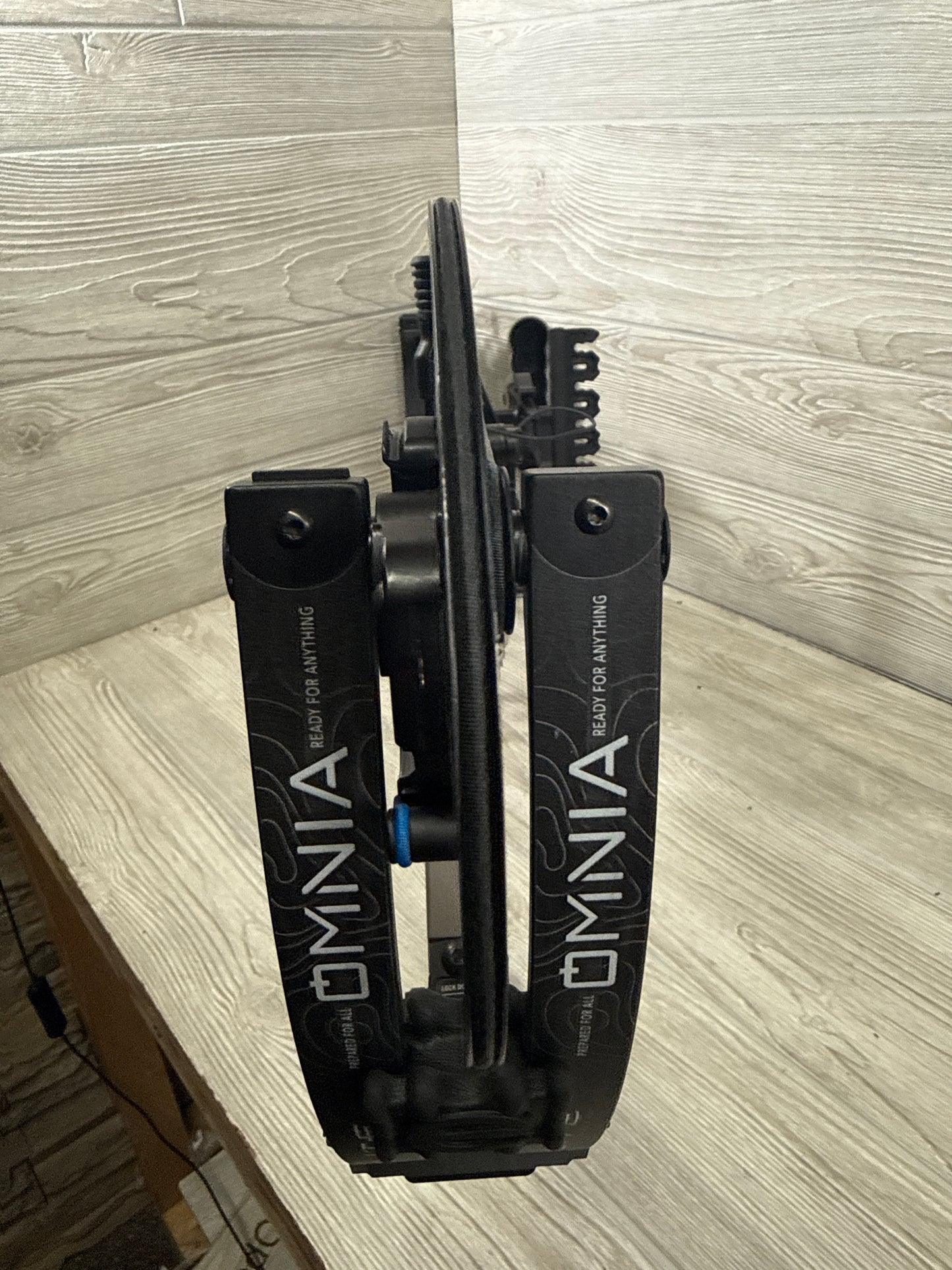 Used Elite Omnia Right Hand 70lb sienna, brown package