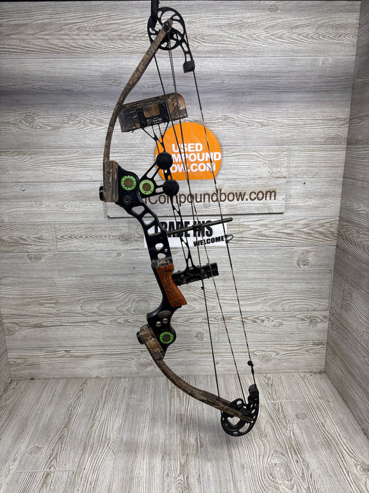 Mathews Black Max 60-70# 30" Right handed Camo