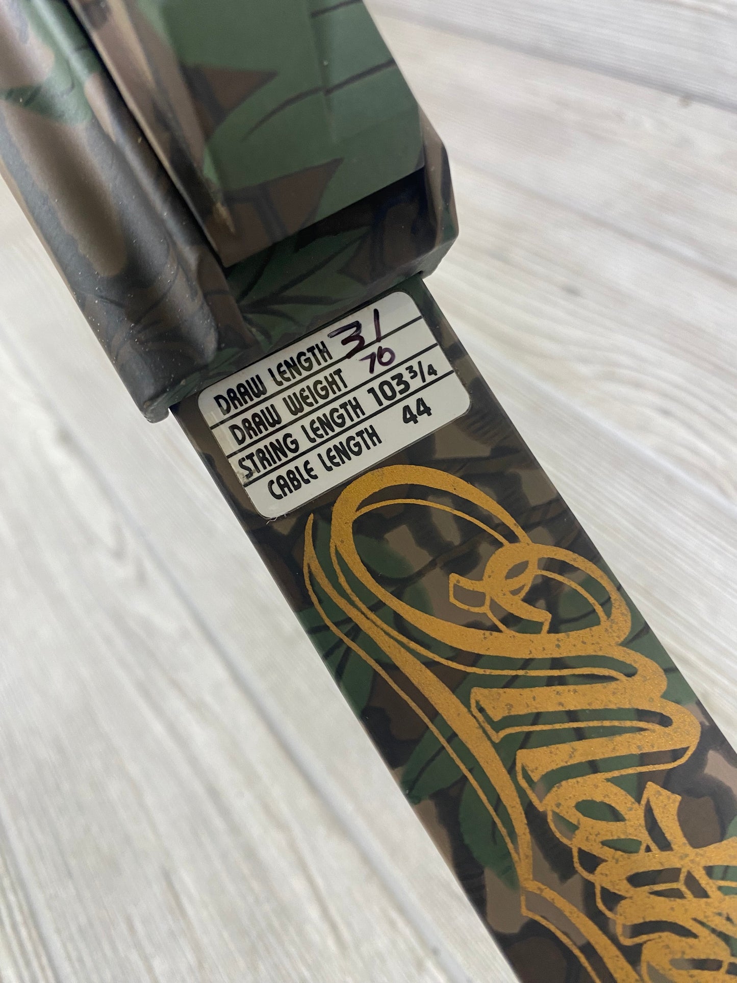Used Mathews Conquest Light 31" 70lb Right Handed Bow Package
