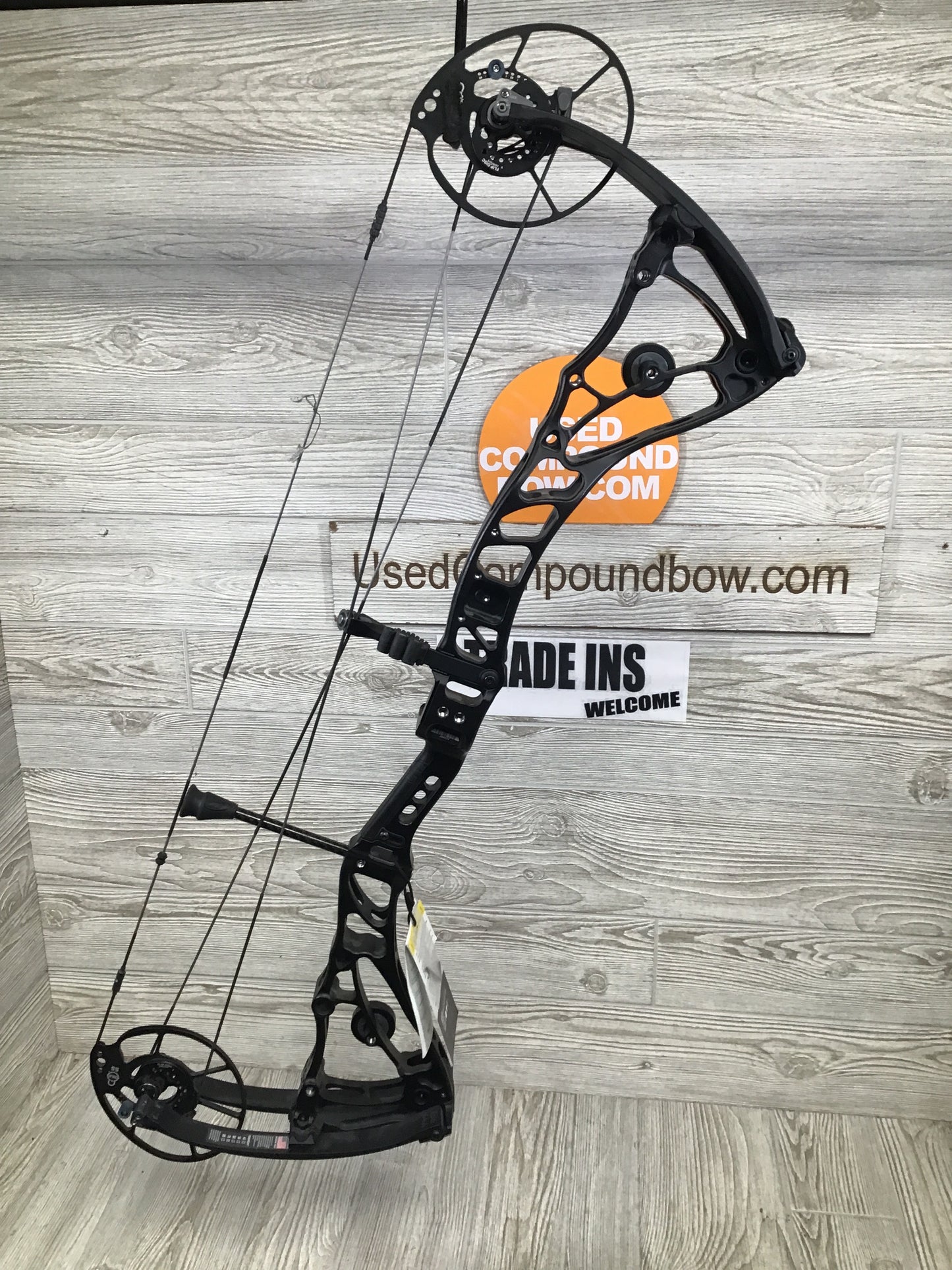 Bowtech Core SS 60-70# Black Right Handed