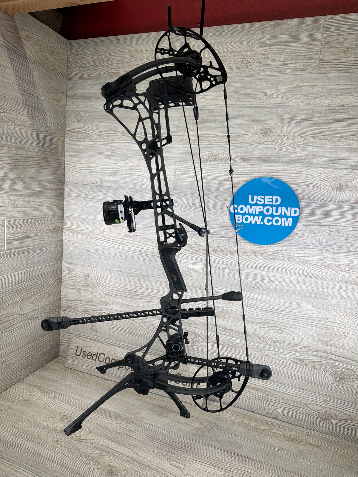 Used Mathews ARC 30 29" 70lb Right Hand Shale LOADED Bow Pkg