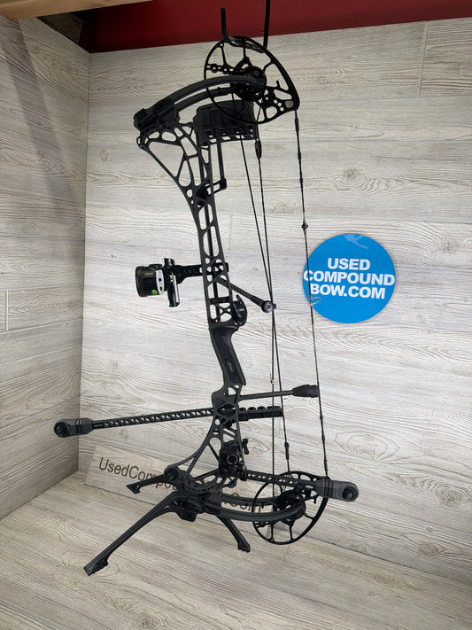 Used Mathews ARC 30 29" 70lb Right Hand Shale LOADED Bow Pkg