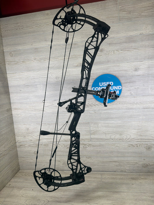 Used Mathews LIFT X 33 80lb 30" Right Hand Black Bow Package (Axcel Achieve XP sight/Hamskea Epsilon Rest)