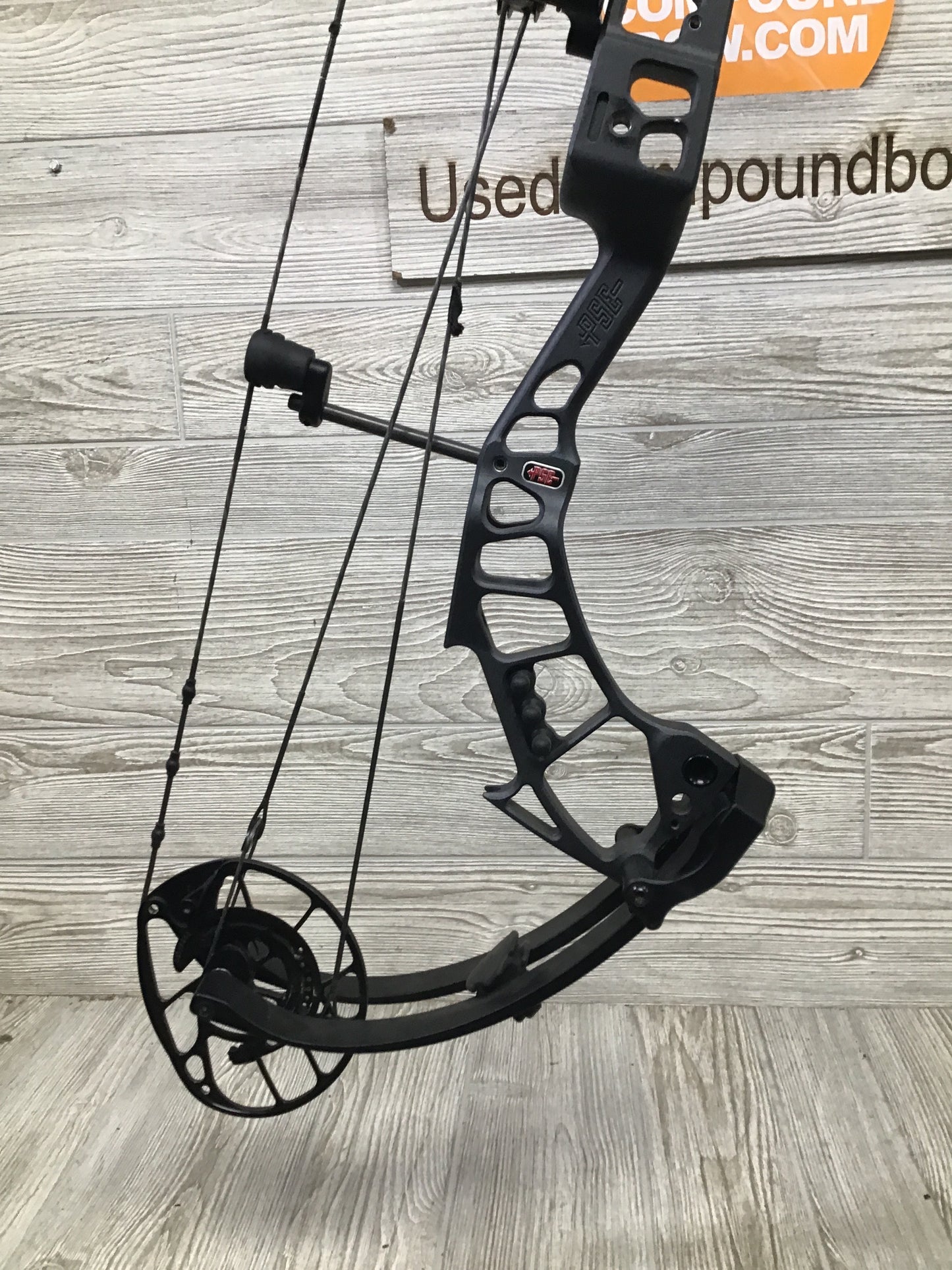 Used PSE Xpedite Right Handed 60-70# Gray