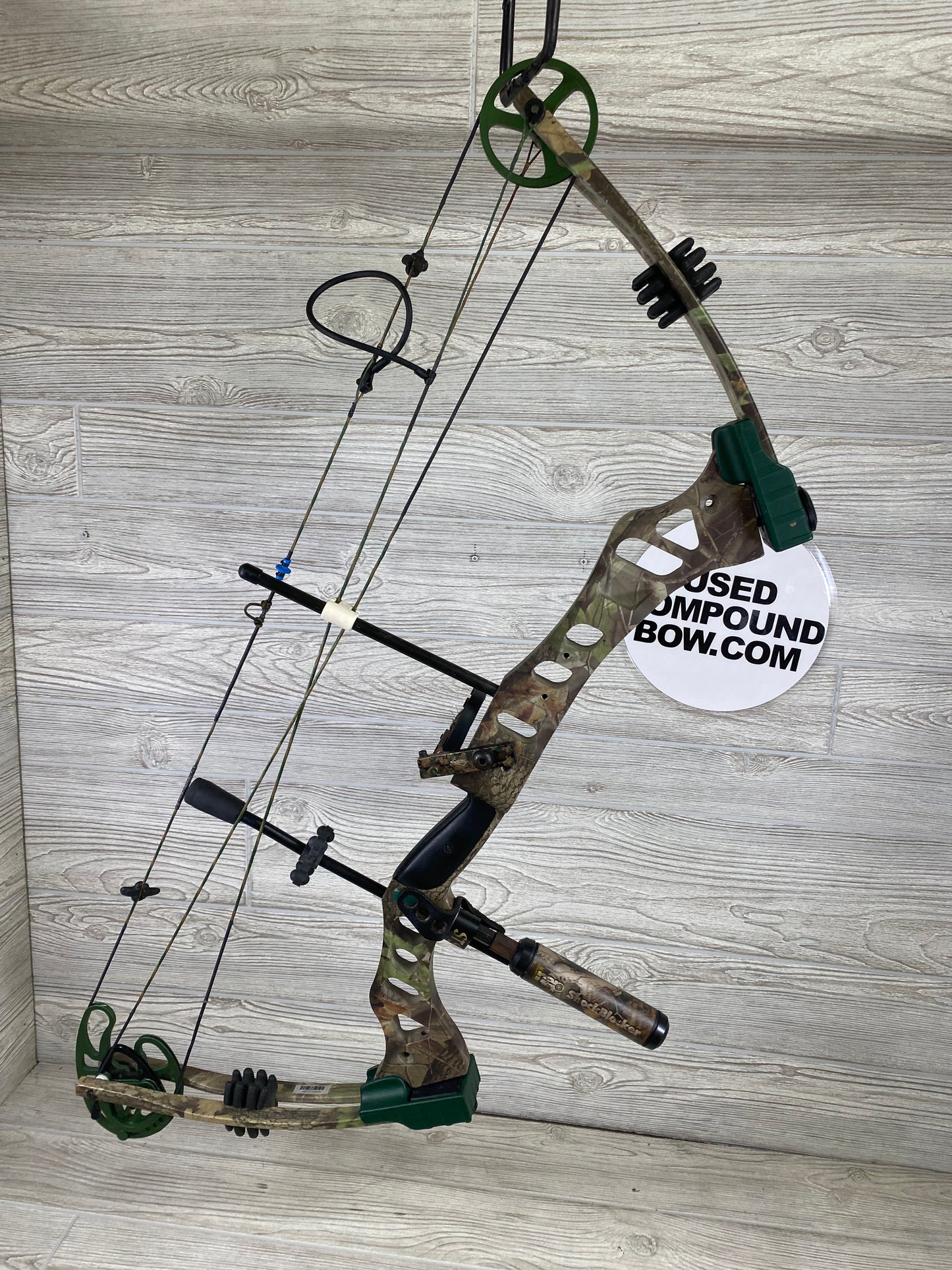 Bear Element RH 70# 29"