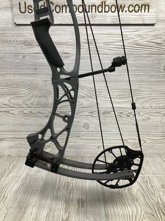 Used Hoyt Alpha X 33 Tombstone 60-70# 26-31" Right Handed