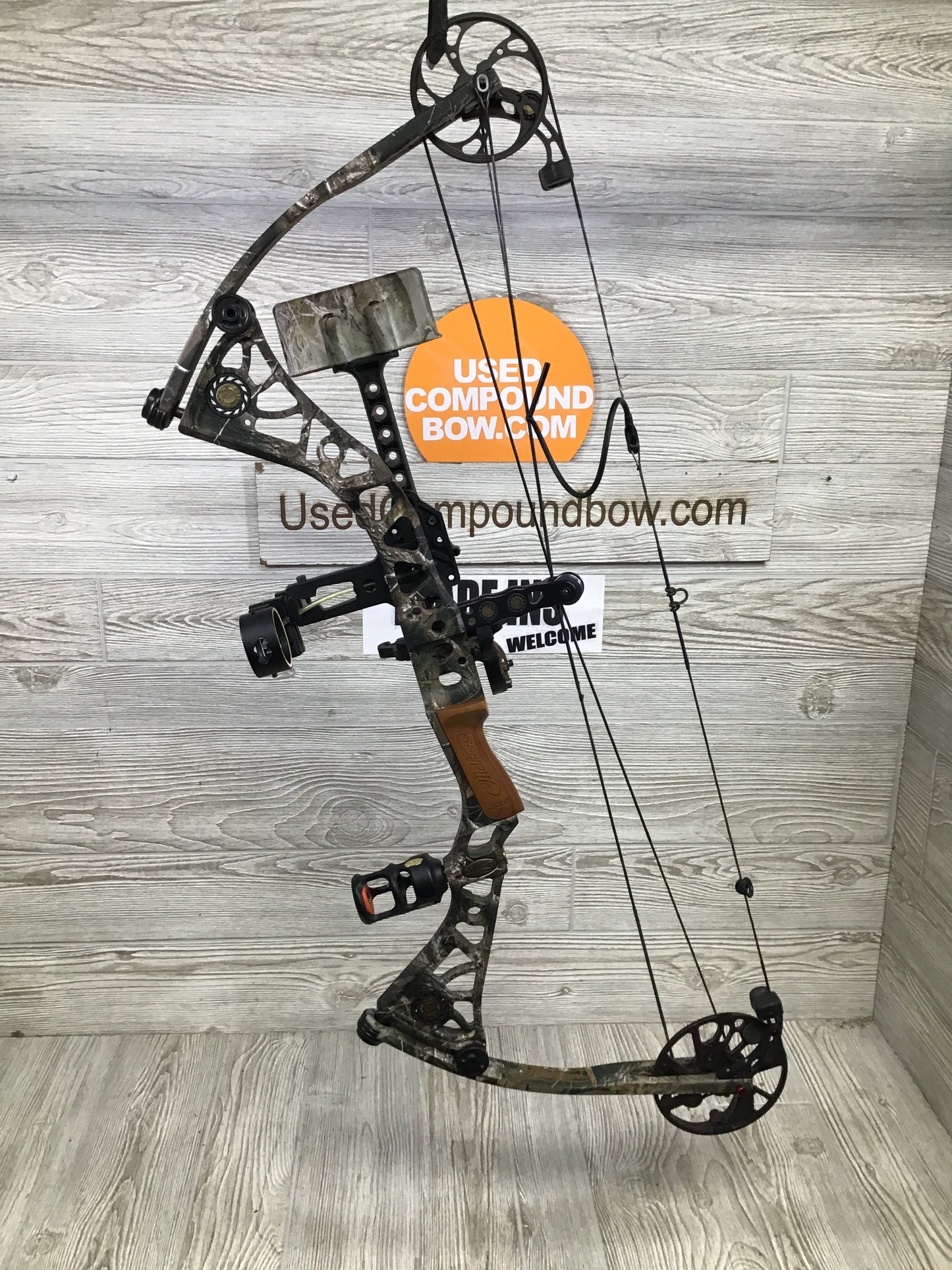 Used Mathews Drenalin 29" RH 60-70# PKG