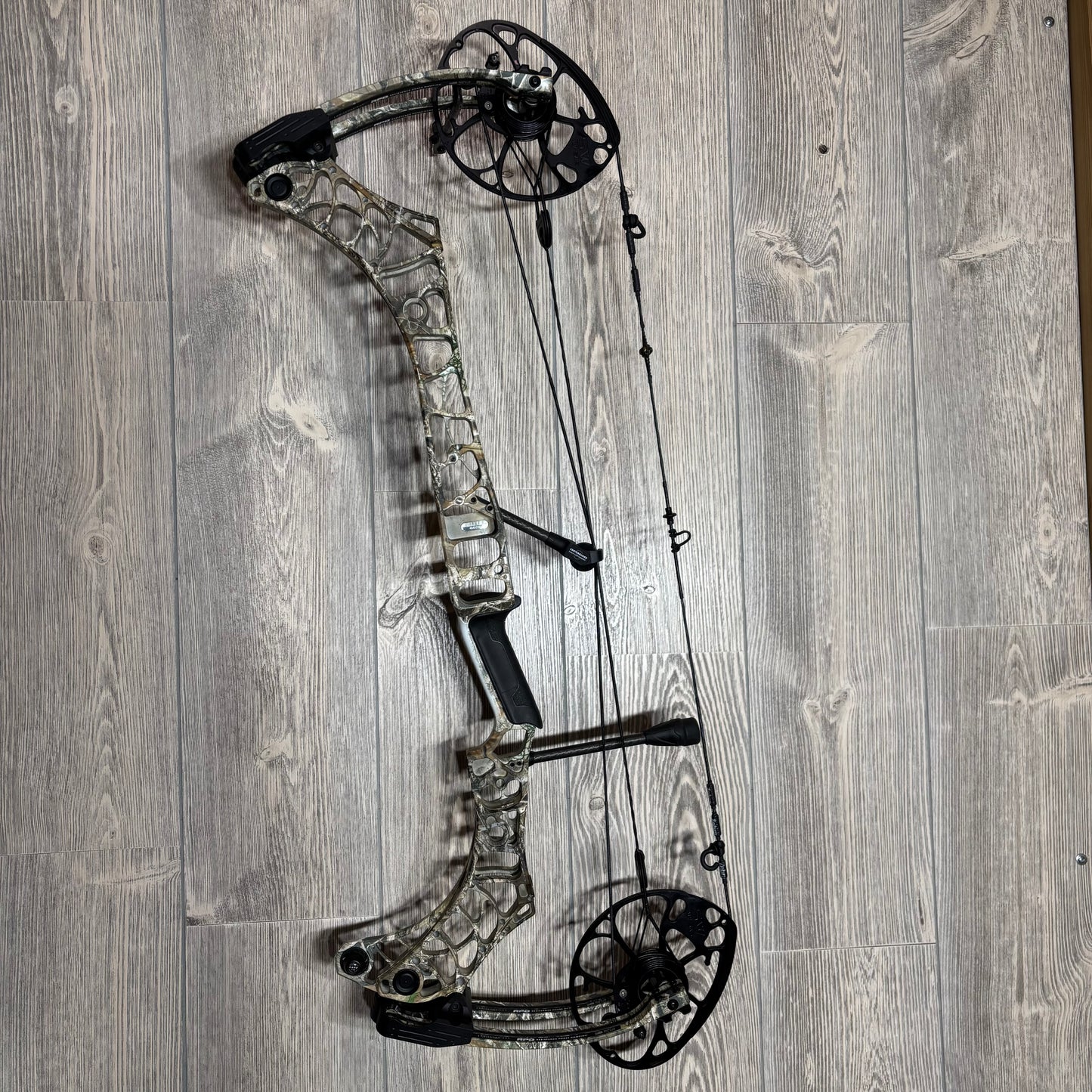 Used Mathews Phase4 29 LH Realtree
