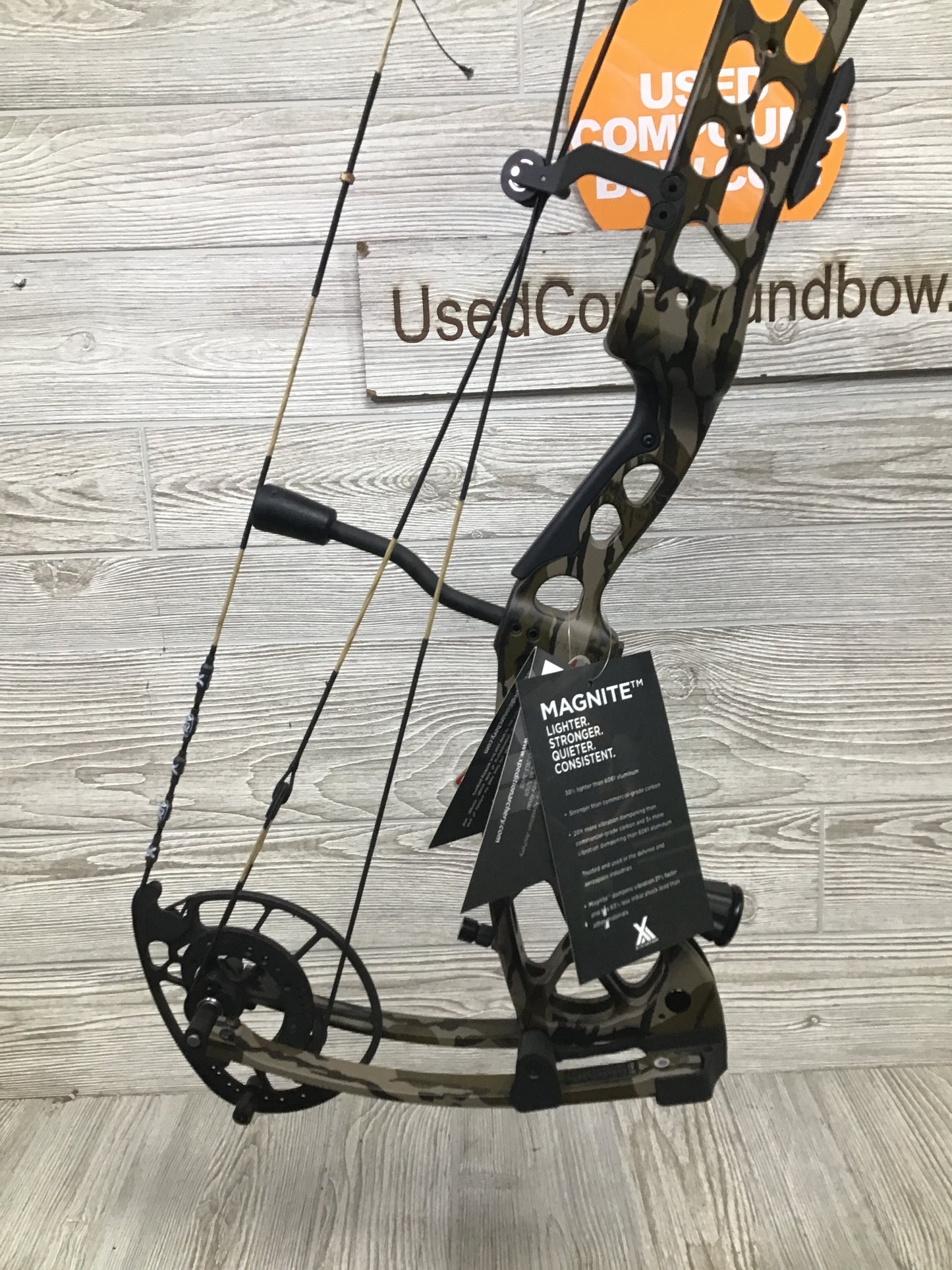 Xpedition Xlite 32 55-65# Mossy Oak Bottomlands 25-30.5"