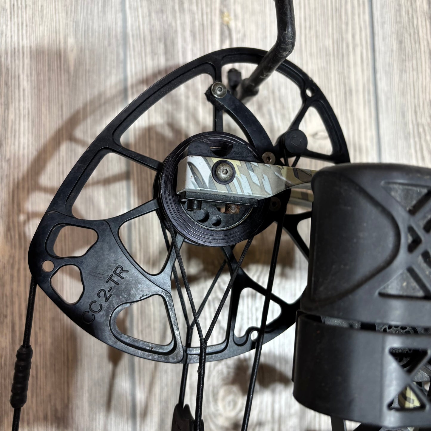 Used Mathews Halon 32 6 Sitka EVII Package 28.5" 70 lb RH