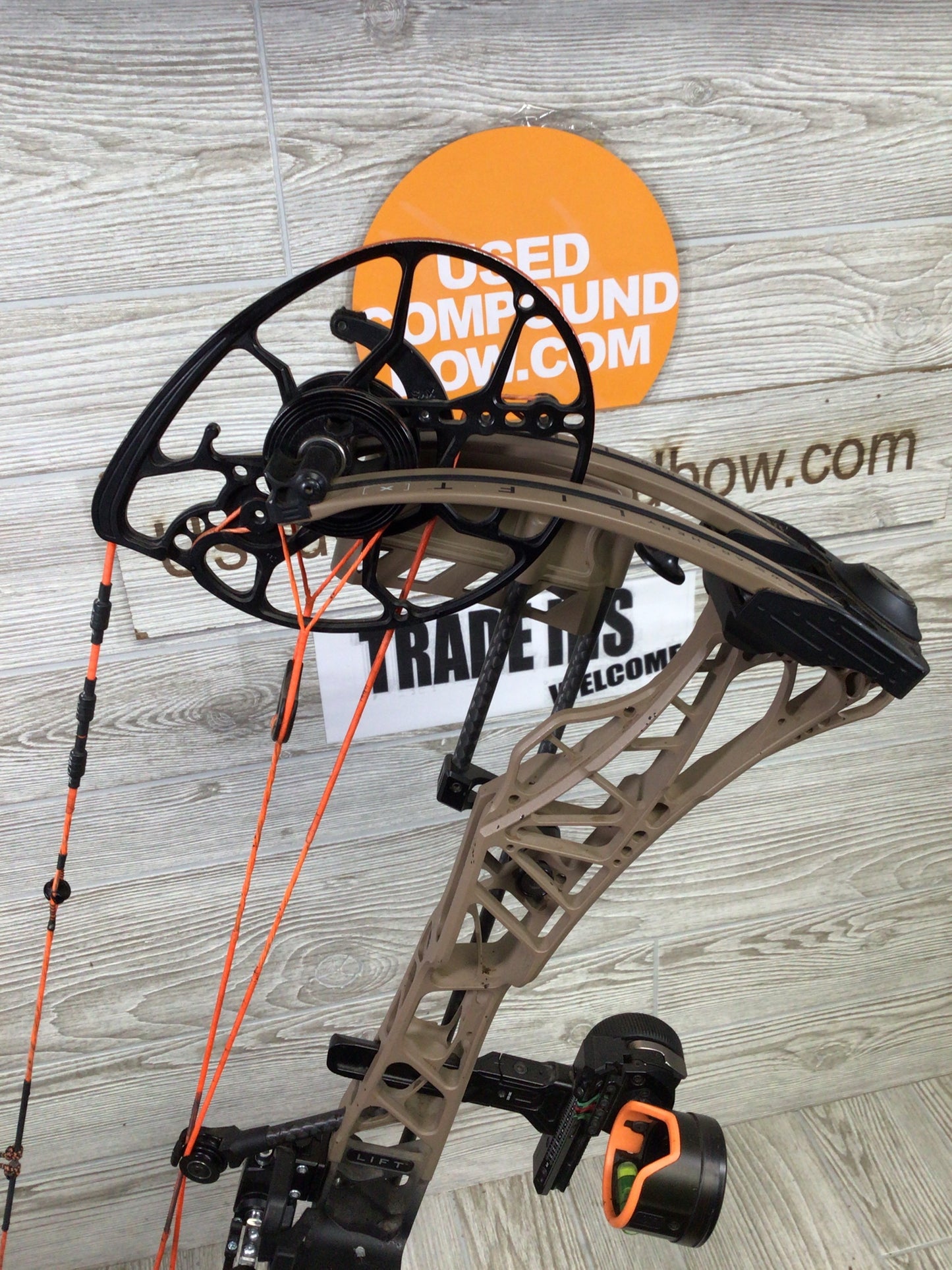 Used Mathews Lift X 29.5 Left Hand Earth Fade to Black LOADED Package