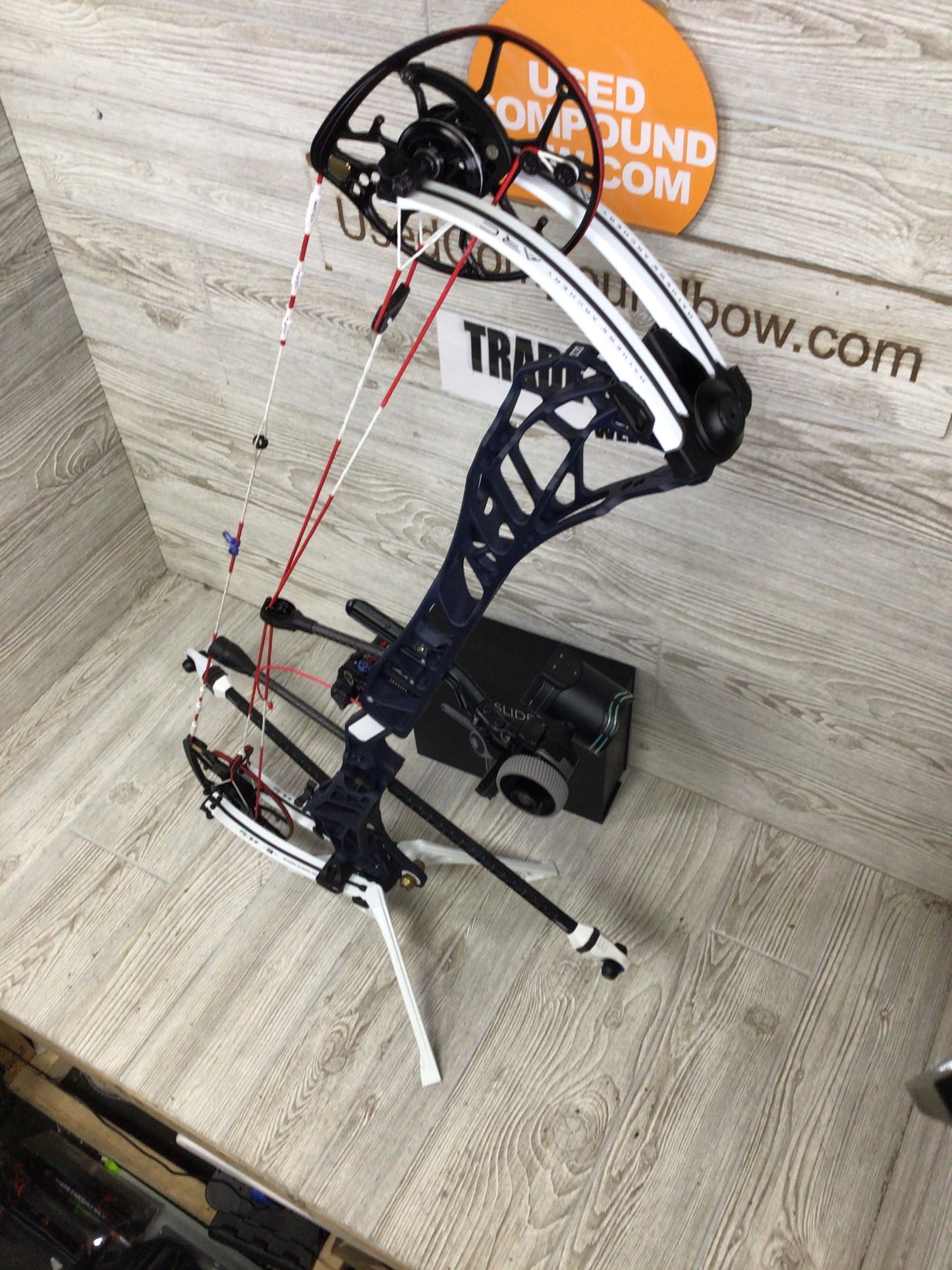 Used 1776 Limited Edition Mathews ARC 34 Right Handed 27.5/55# LOADED PACKAGE