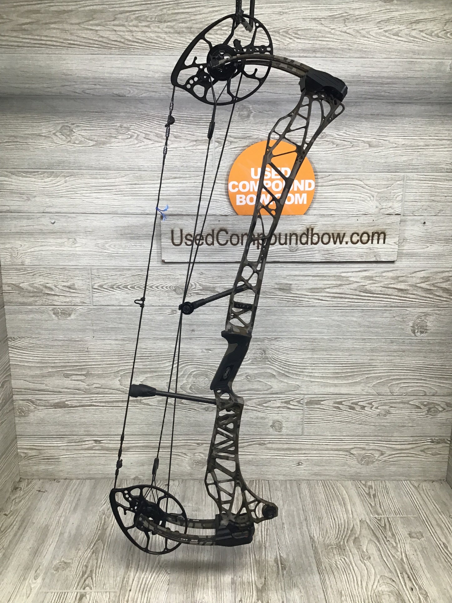 Used Mathews Lift X 33 Bottomlands Left Hand 31/80