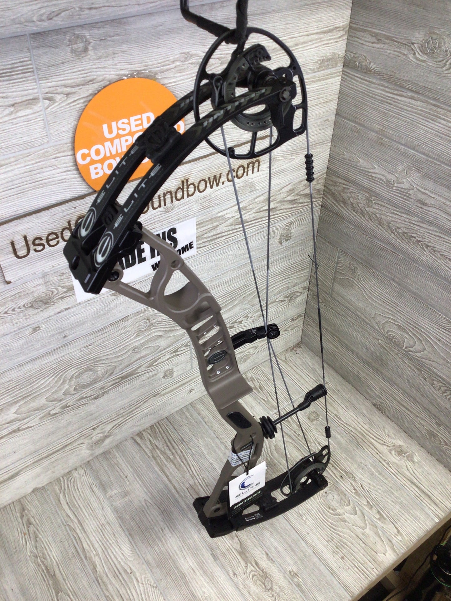 Elite HNTR33 Sienna Brown RH Bow 60-70#