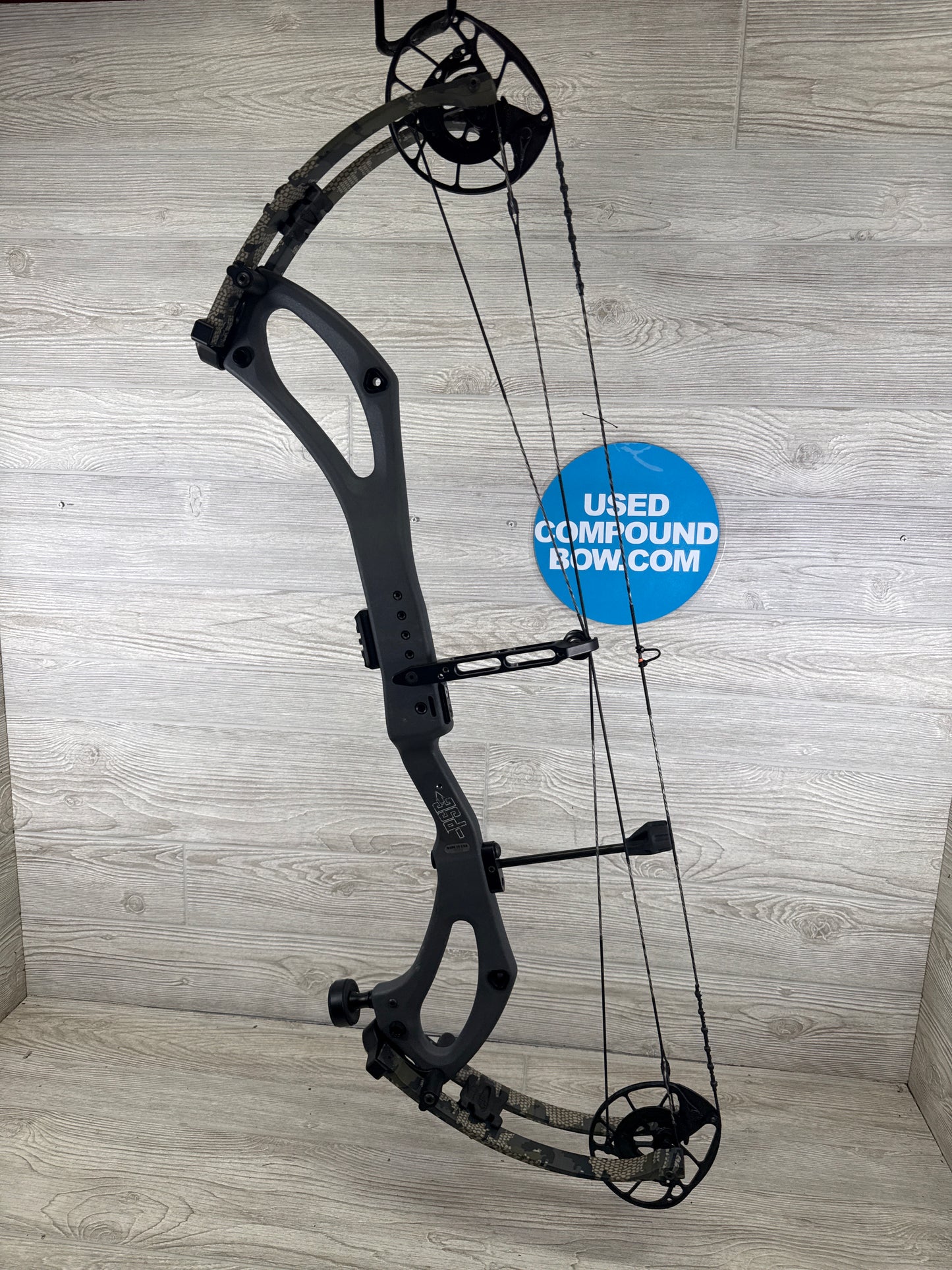PSE Mach 35 left hand 60 lbs charcoal with kuiu limbs systm x strings