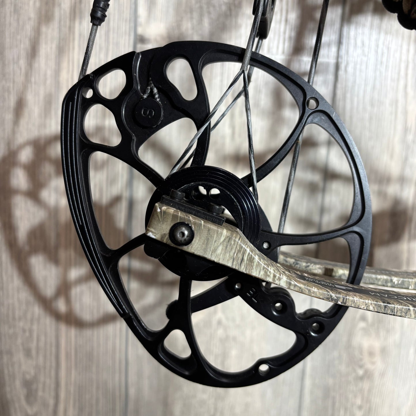 Used Mathews Vertix LH Realtree Package with Garmin