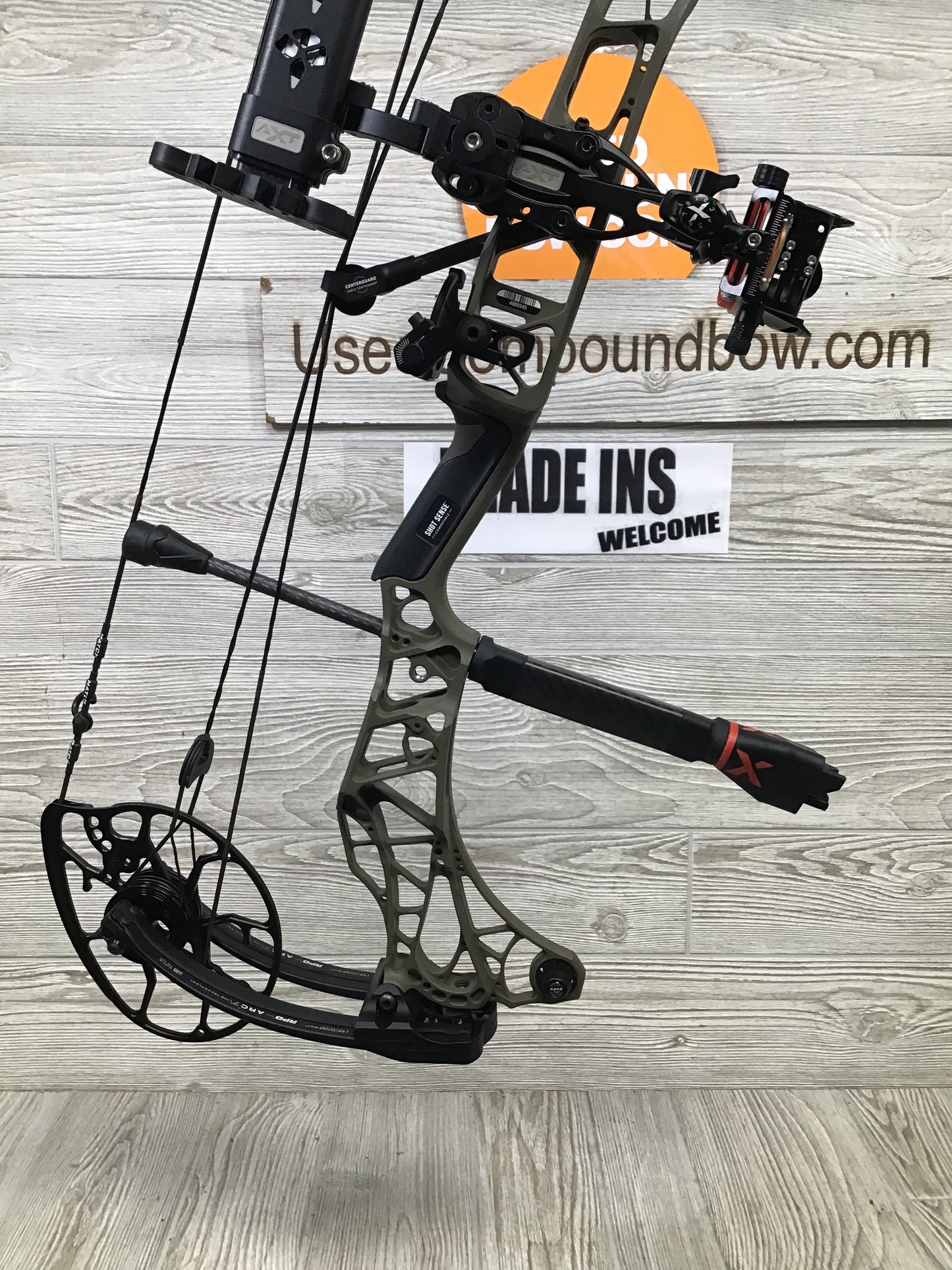 Used Mathews Lift X 29.5 Right Hand Ambush Green Riser/ Black limbs 30/60# package
