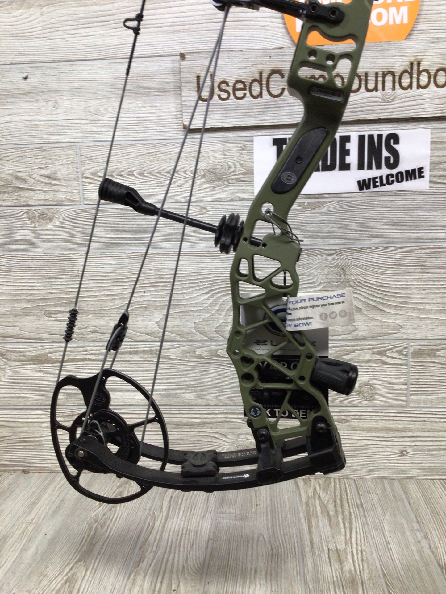 Elite Varos Right Handed 60-70# 25.5-31" OD Green