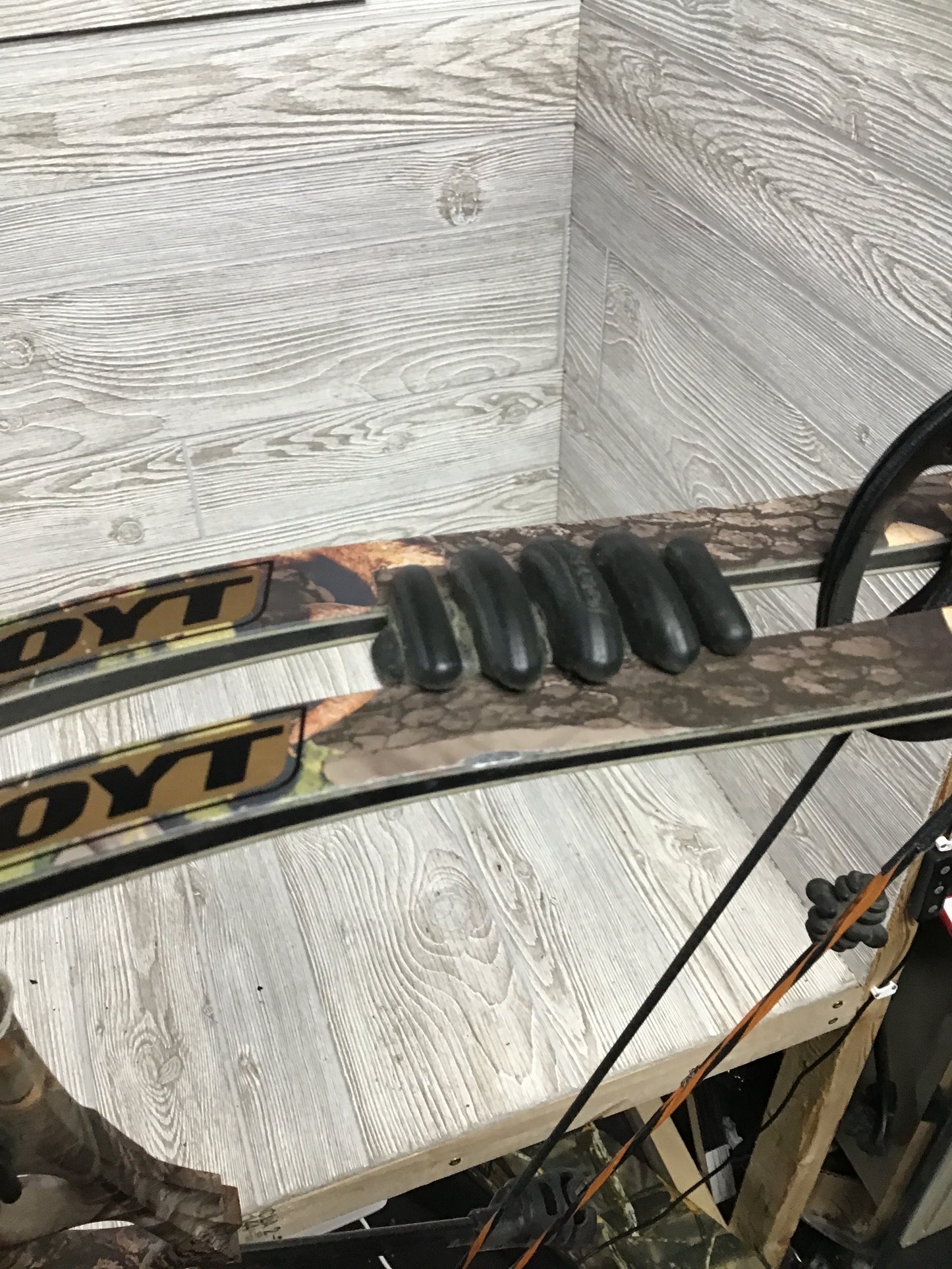 Used Hoyt Vectrix RIght Handed 28/70 Camo