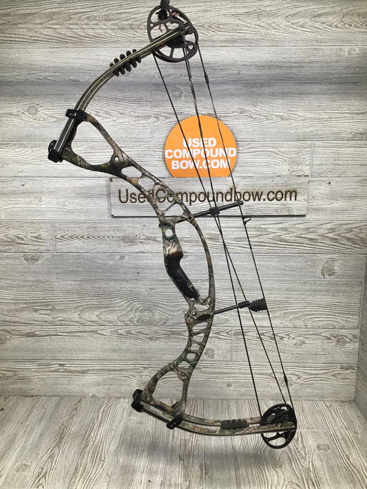 Hoyt Alpha Burner Right Handed 60-70# 29"